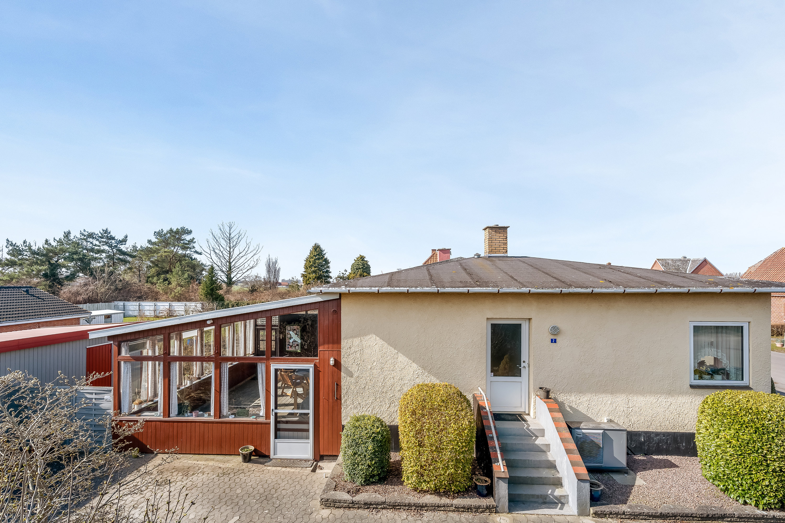 Fremhævet mastefoto billede i fuldskærmstilstand. Billede af Rosmarksvej 2, 4900 Nakskov