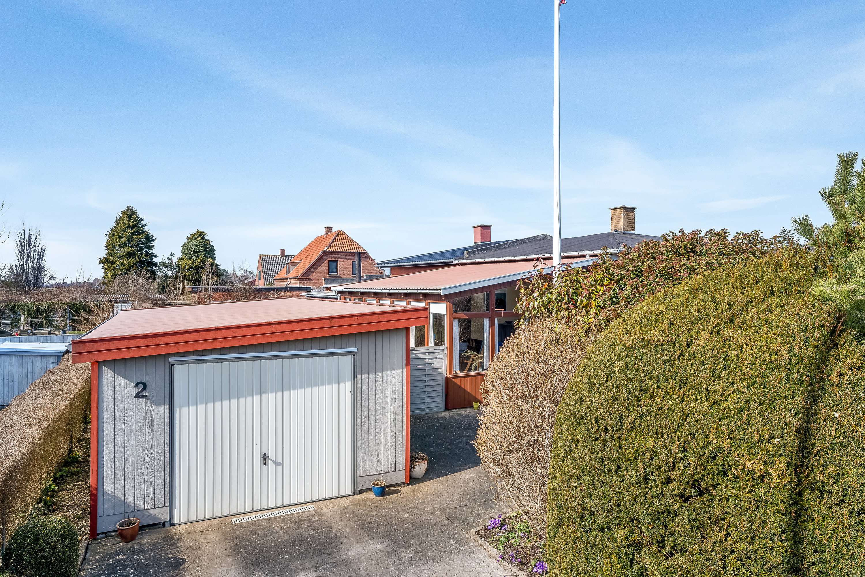 Fremhævet mastefoto billede i fuldskærmstilstand. Billede af Rosmarksvej 2, 4900 Nakskov