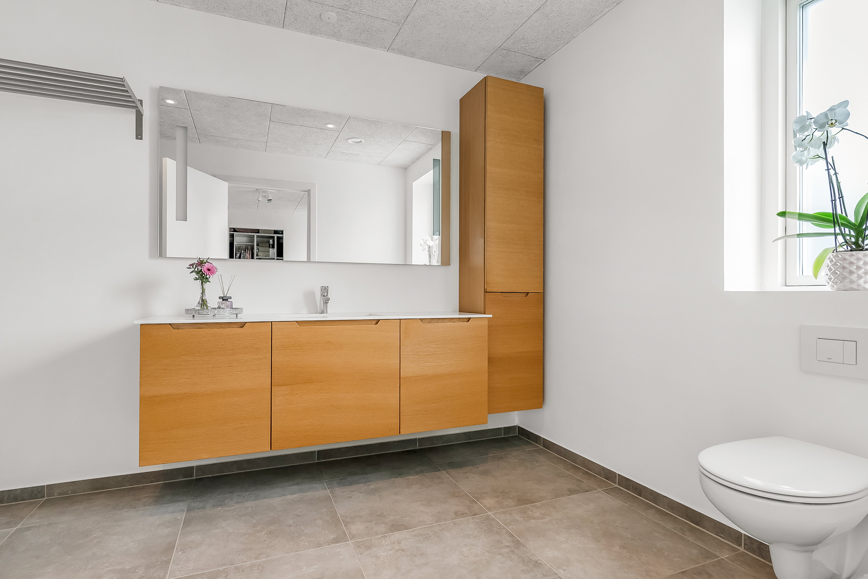 Fremhævet badeværelse billede i fuldskærmstilstand. Billede af Vindinghave 16, 7100 Vejle