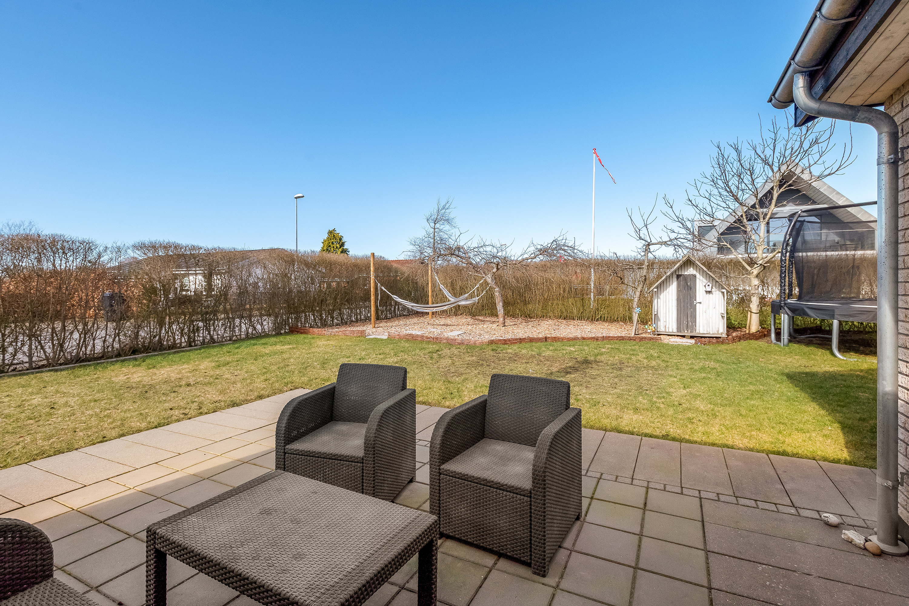 Fremhævet terrasse billede i fuldskærmstilstand. Billede af Solsikkevej 22, Mejdal, 7500 Holstebro