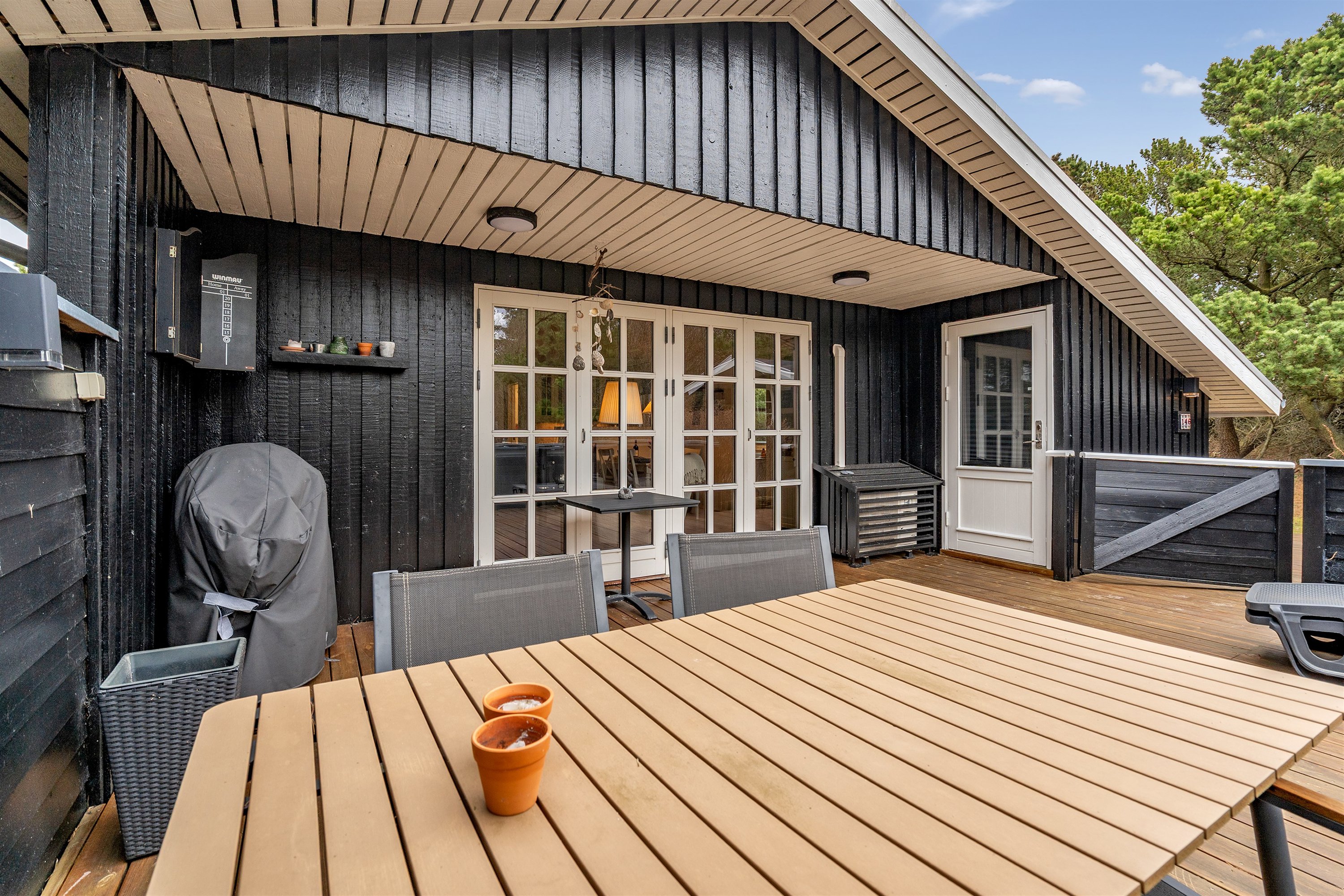 Fremhævet terrasse billede i fuldskærmstilstand. Billede af Bjerregårdsvej 146, Bjerregaard, 6960 Hvide Sande