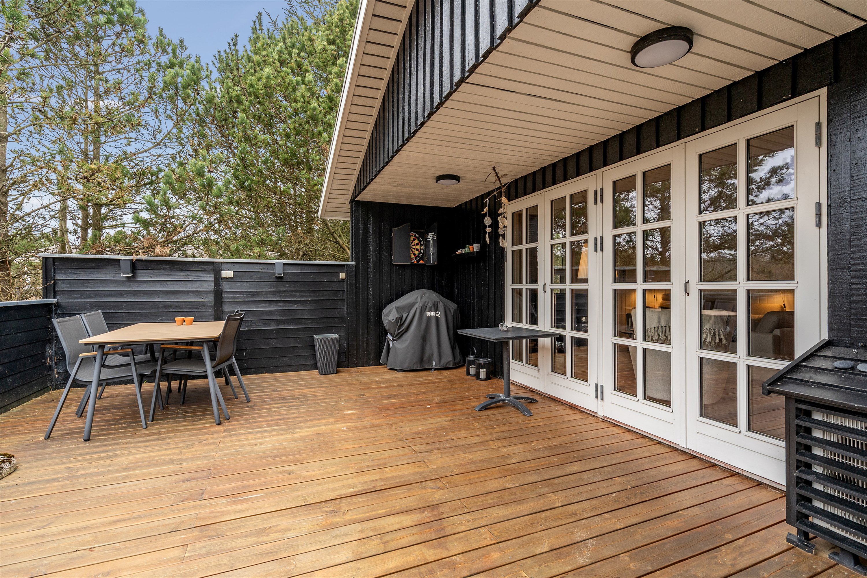 Fremhævet terrasse billede i fuldskærmstilstand. Billede af Bjerregårdsvej 146, Bjerregaard, 6960 Hvide Sande