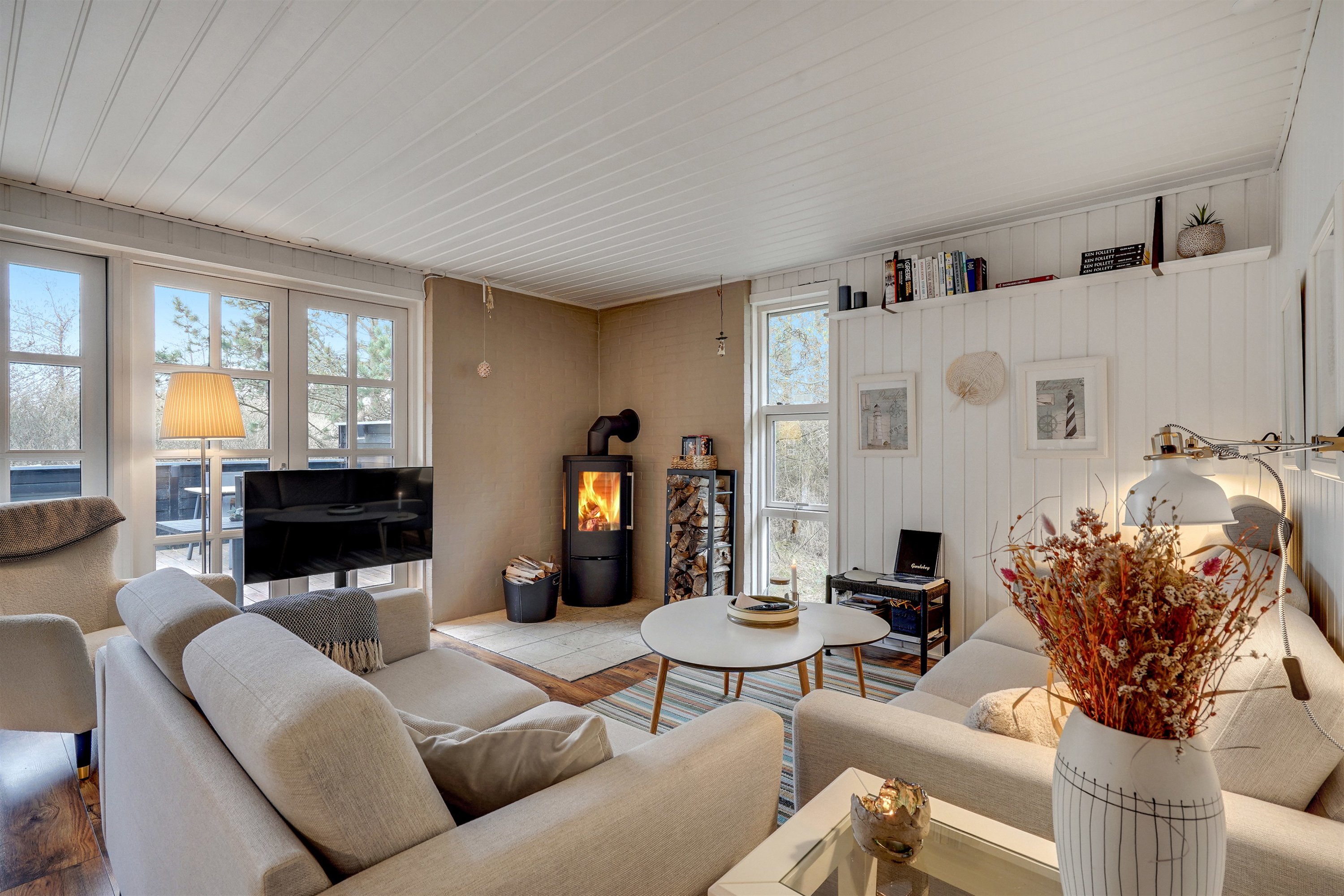 Fremhævet stue billede i fuldskærmstilstand. Billede af Bjerregårdsvej 146, Bjerregaard, 6960 Hvide Sande