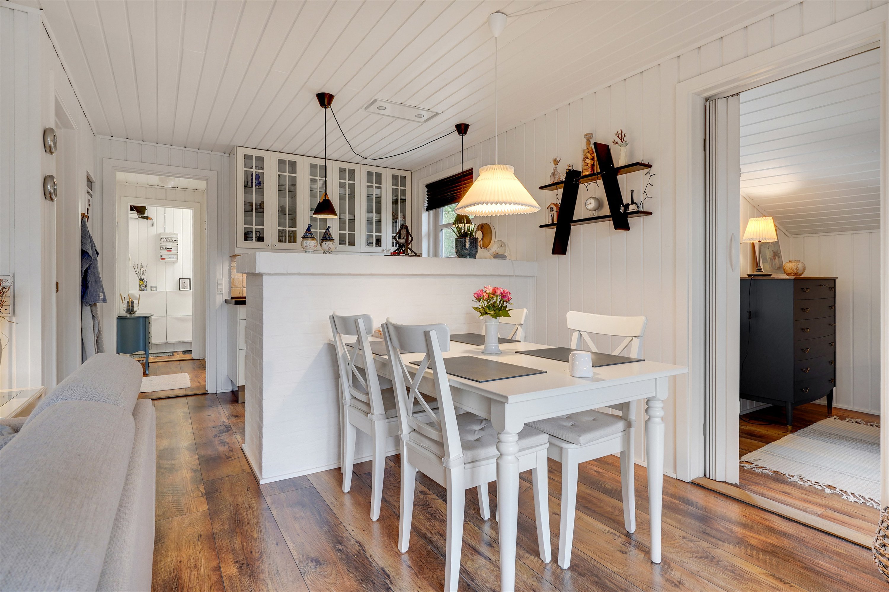 Fremhævet stue billede i fuldskærmstilstand. Billede af Bjerregårdsvej 146, Bjerregaard, 6960 Hvide Sande