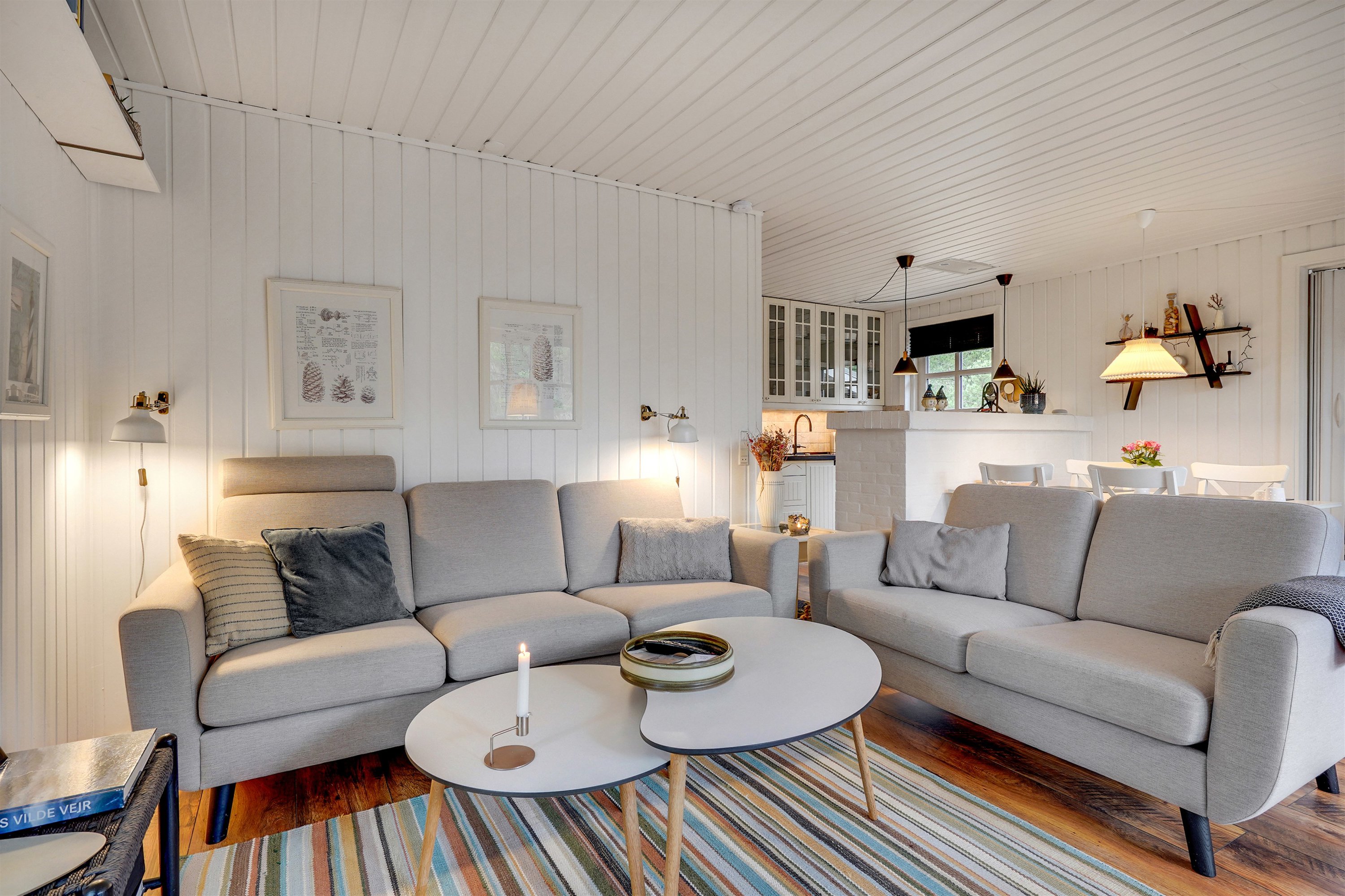 Fremhævet stue billede i fuldskærmstilstand. Billede af Bjerregårdsvej 146, Bjerregaard, 6960 Hvide Sande