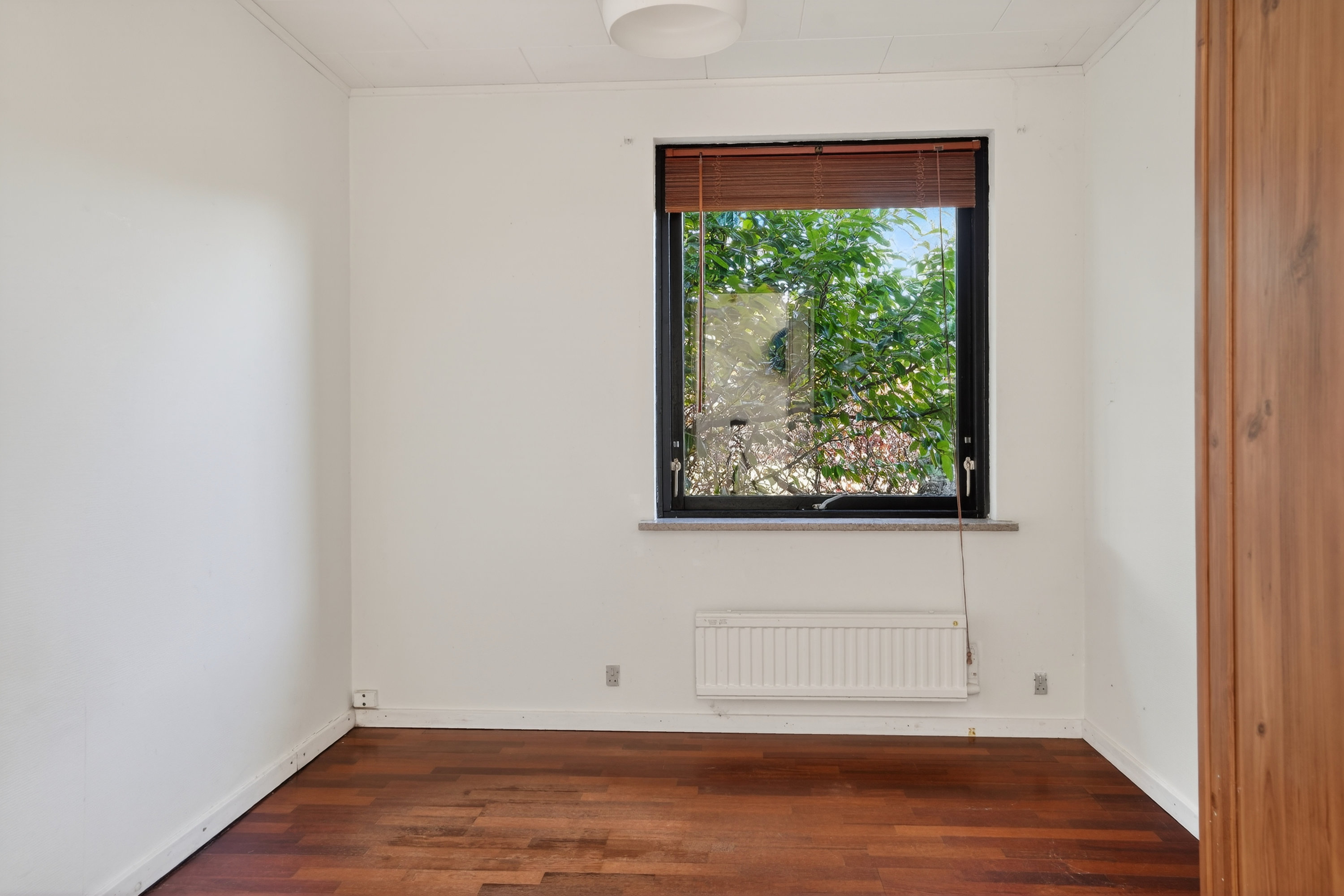 Fremhævet værelse billede i fuldskærmstilstand. Billede af Åvang 65, 3400 Hillerød