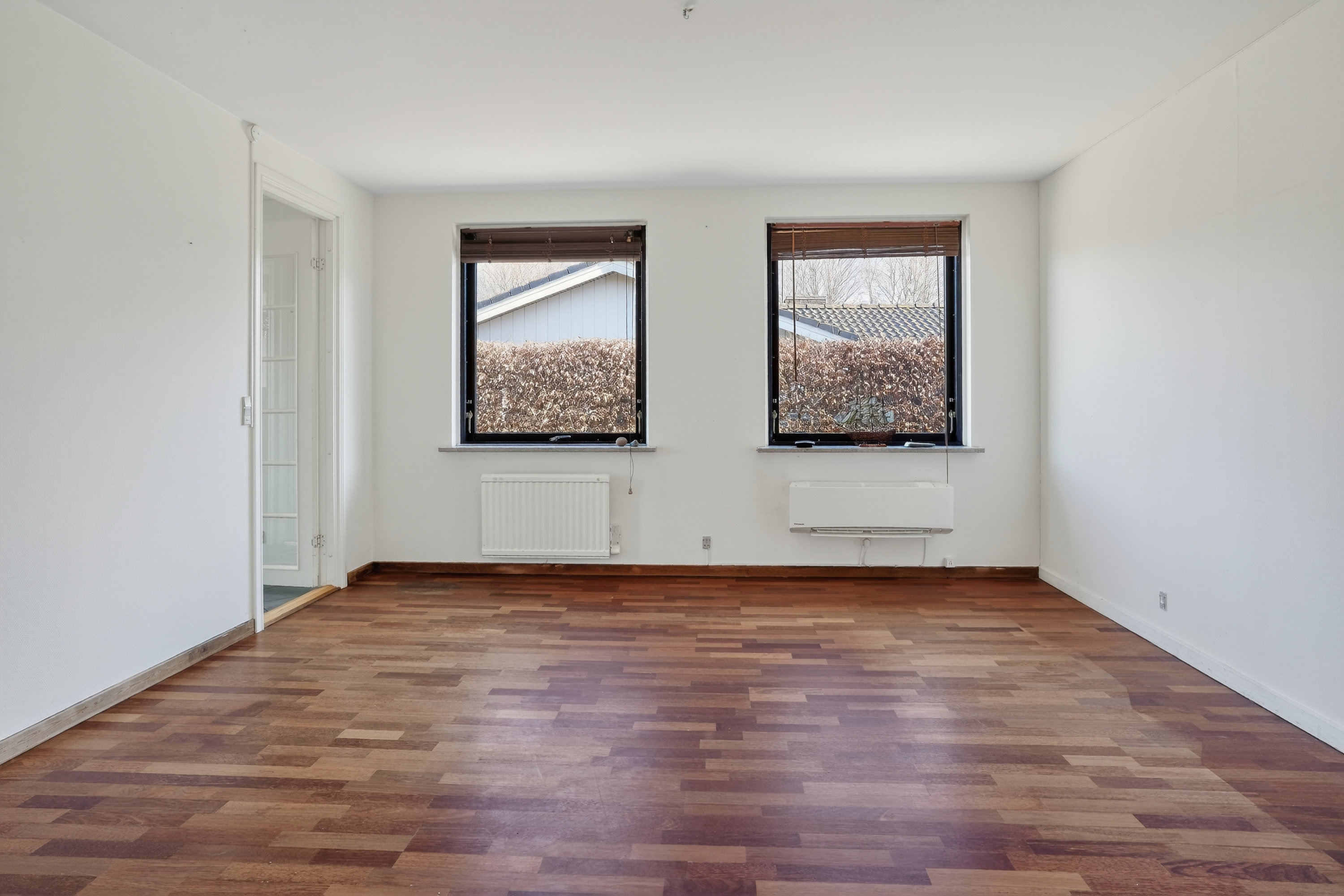 Fremhævet værelse billede i fuldskærmstilstand. Billede af Åvang 65, 3400 Hillerød