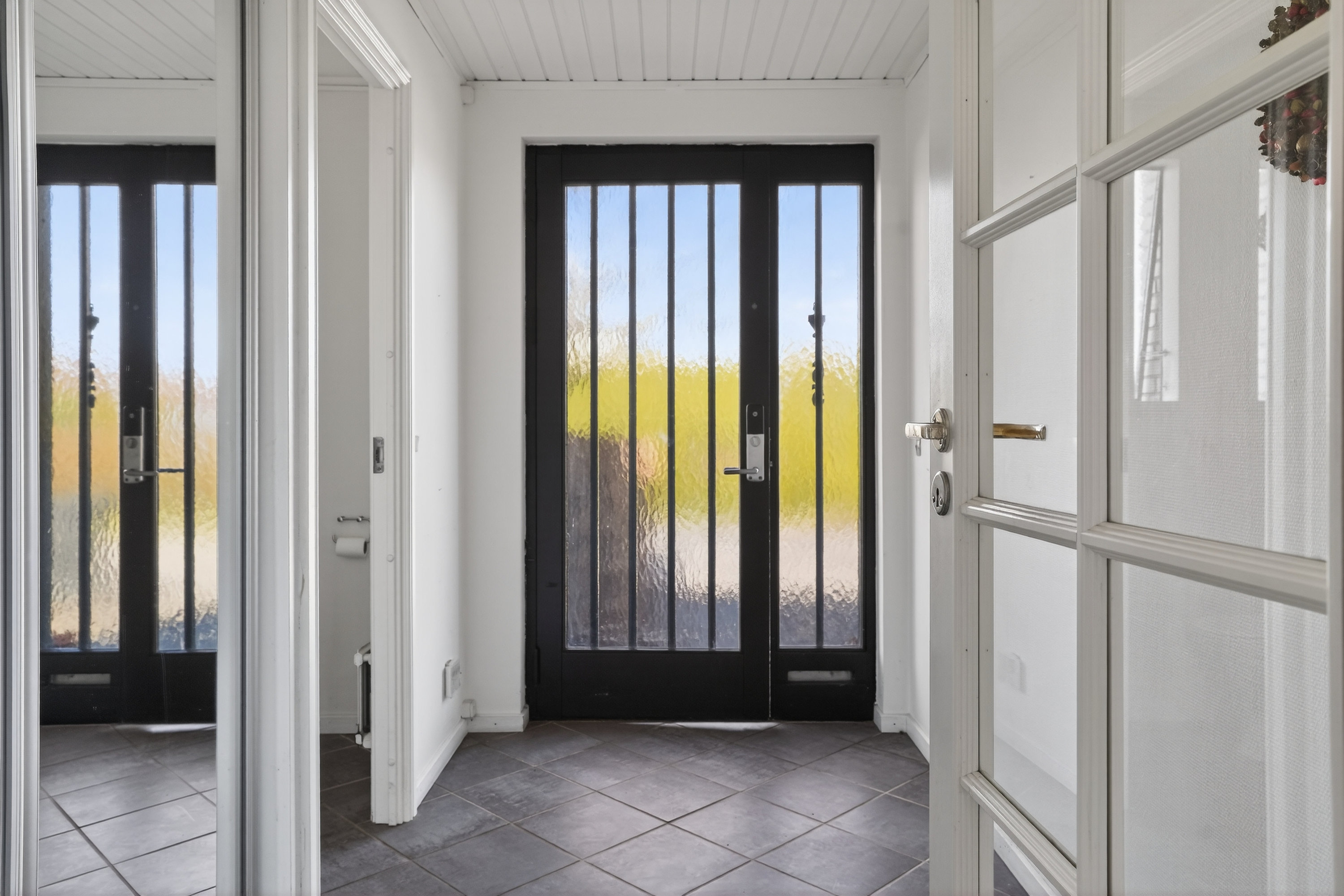 Fremhævet entré billede i fuldskærmstilstand. Billede af Åvang 65, 3400 Hillerød