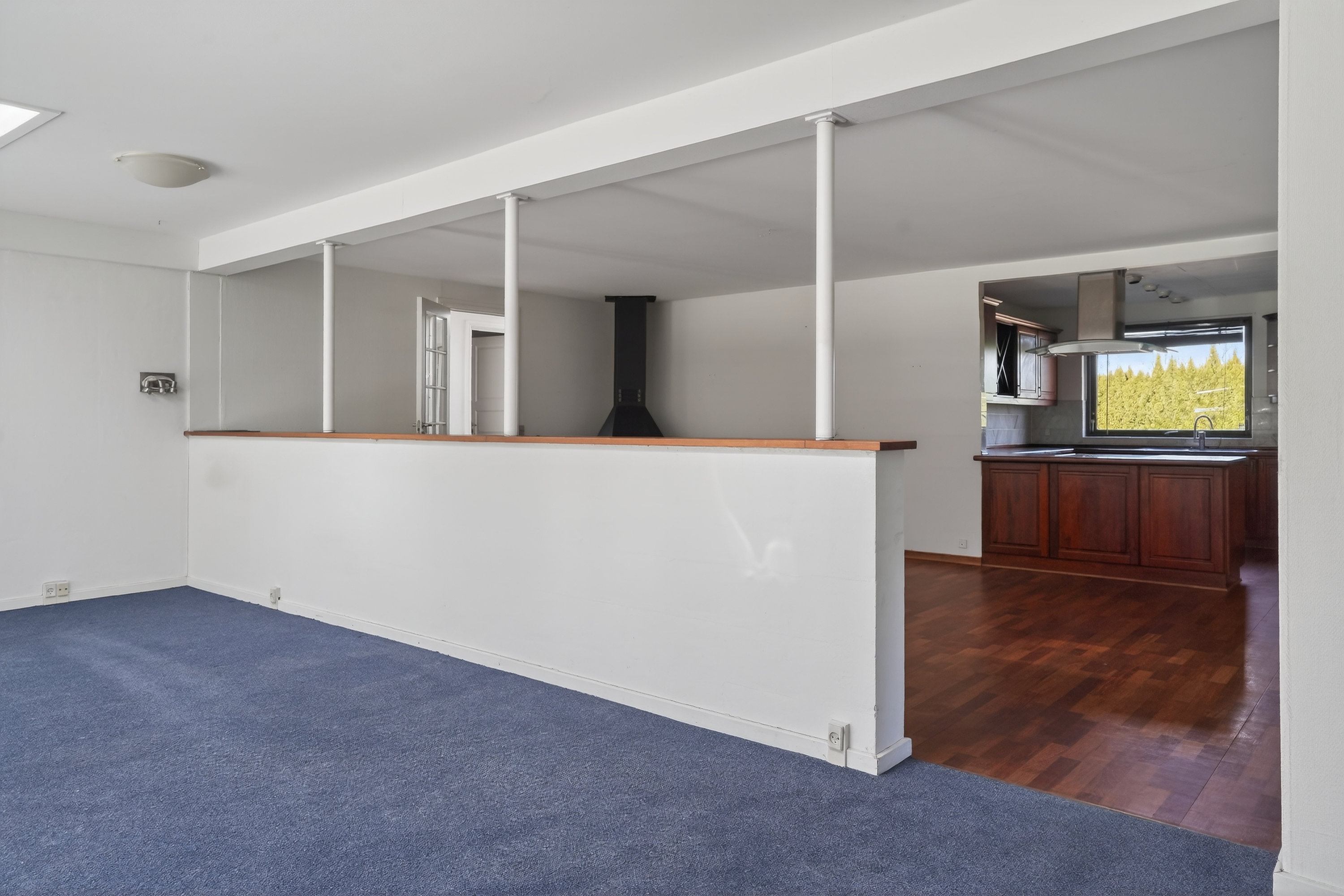 Fremhævet stue billede i fuldskærmstilstand. Billede af Åvang 65, 3400 Hillerød