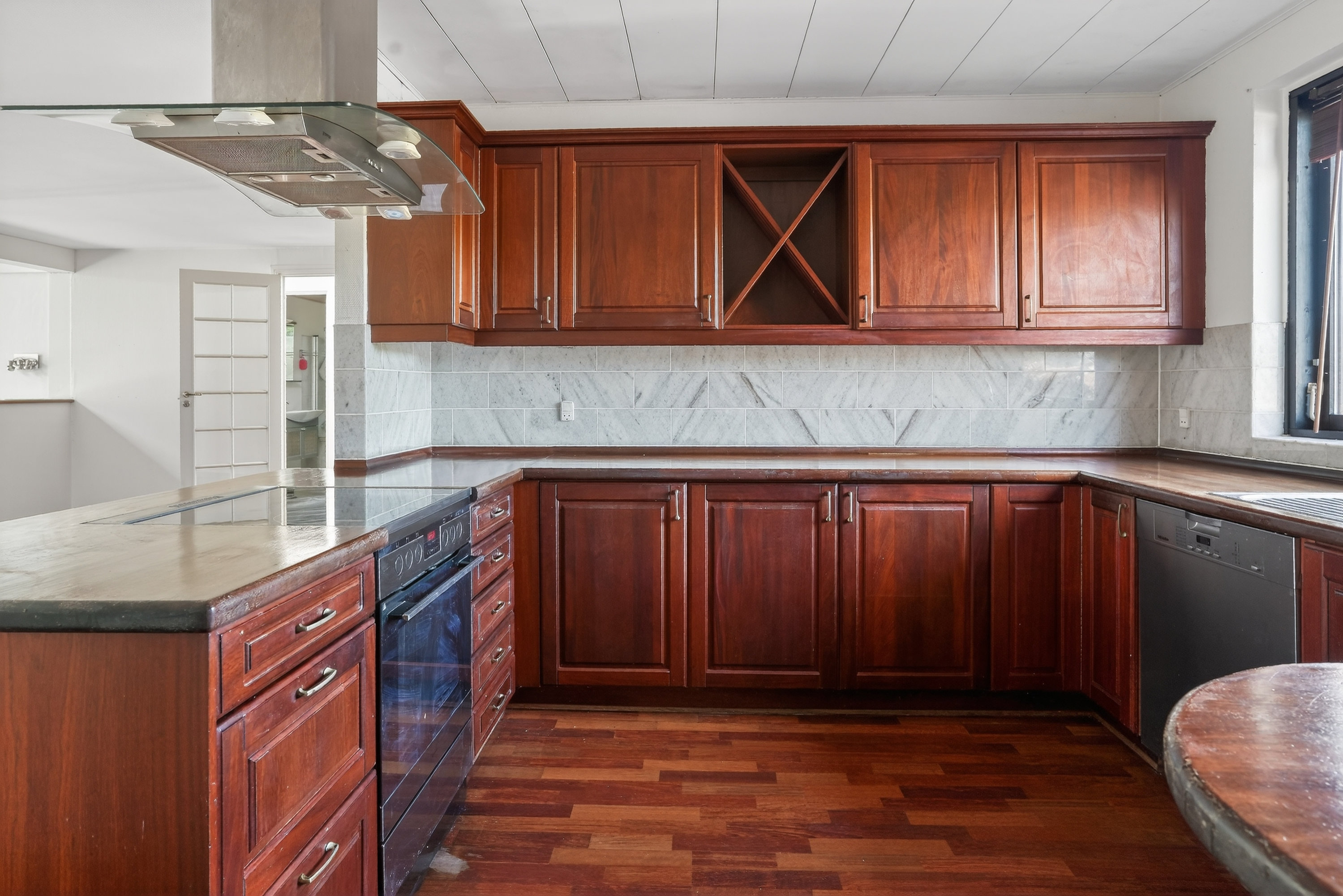 Fremhævet køkken billede i fuldskærmstilstand. Billede af Åvang 65, 3400 Hillerød