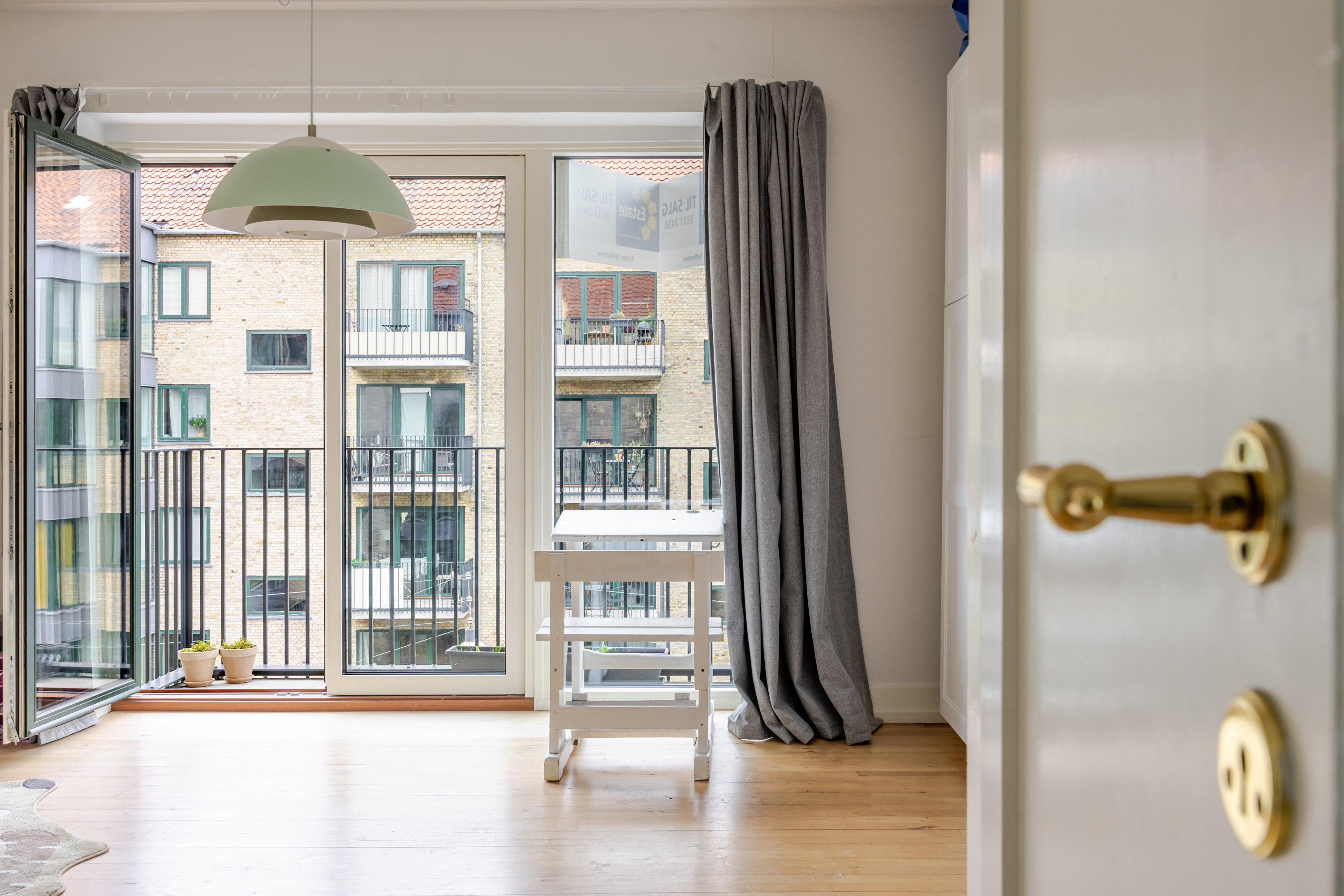 Fremhævet andet billede i fuldskærmstilstand. Billede af Johan Kellers Vej 50, 3. tv., 2450 København SV