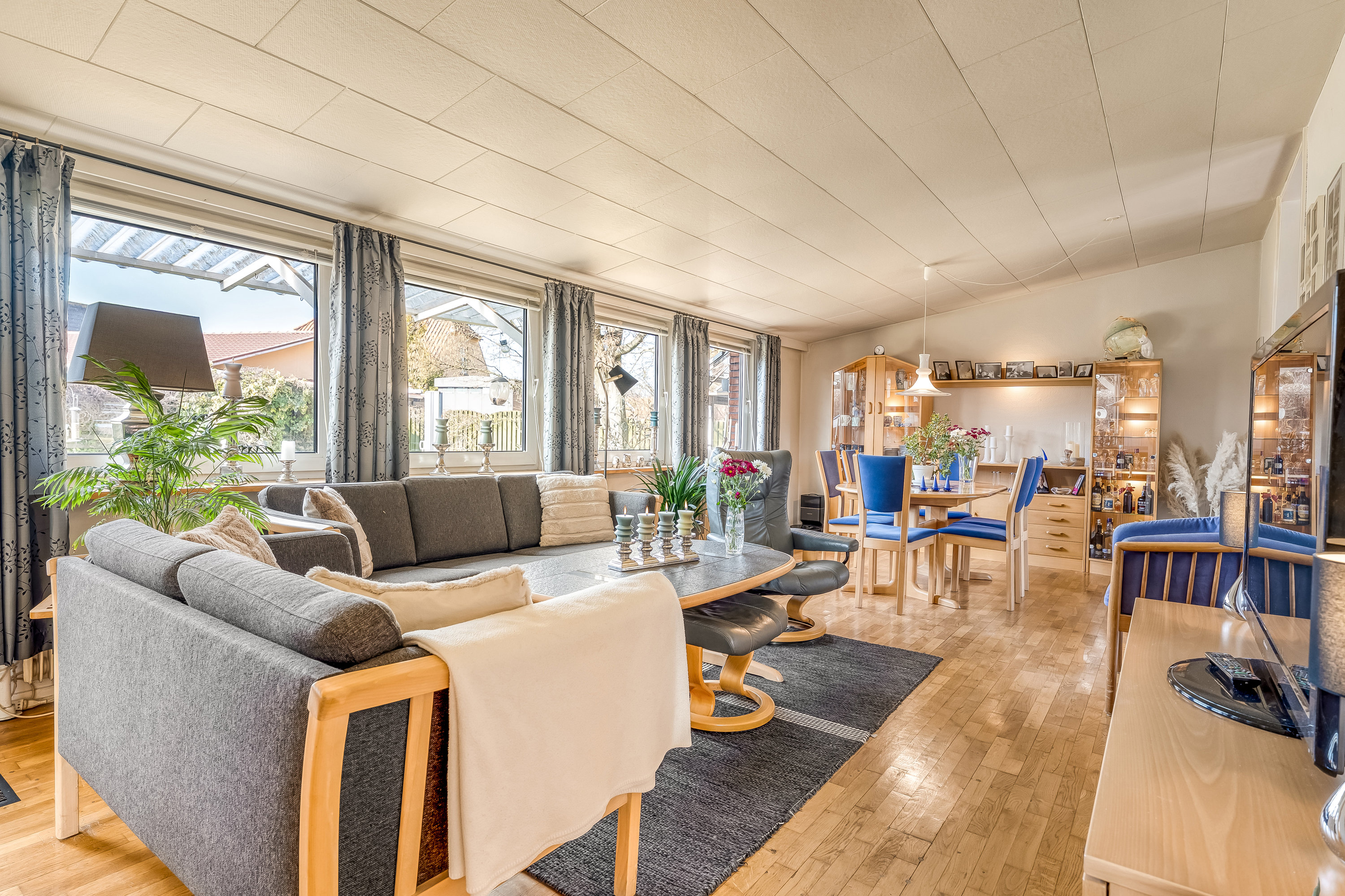 Fremhævet stue billede i fuldskærmstilstand. Billede af Østre Allé 2, 4900 Nakskov