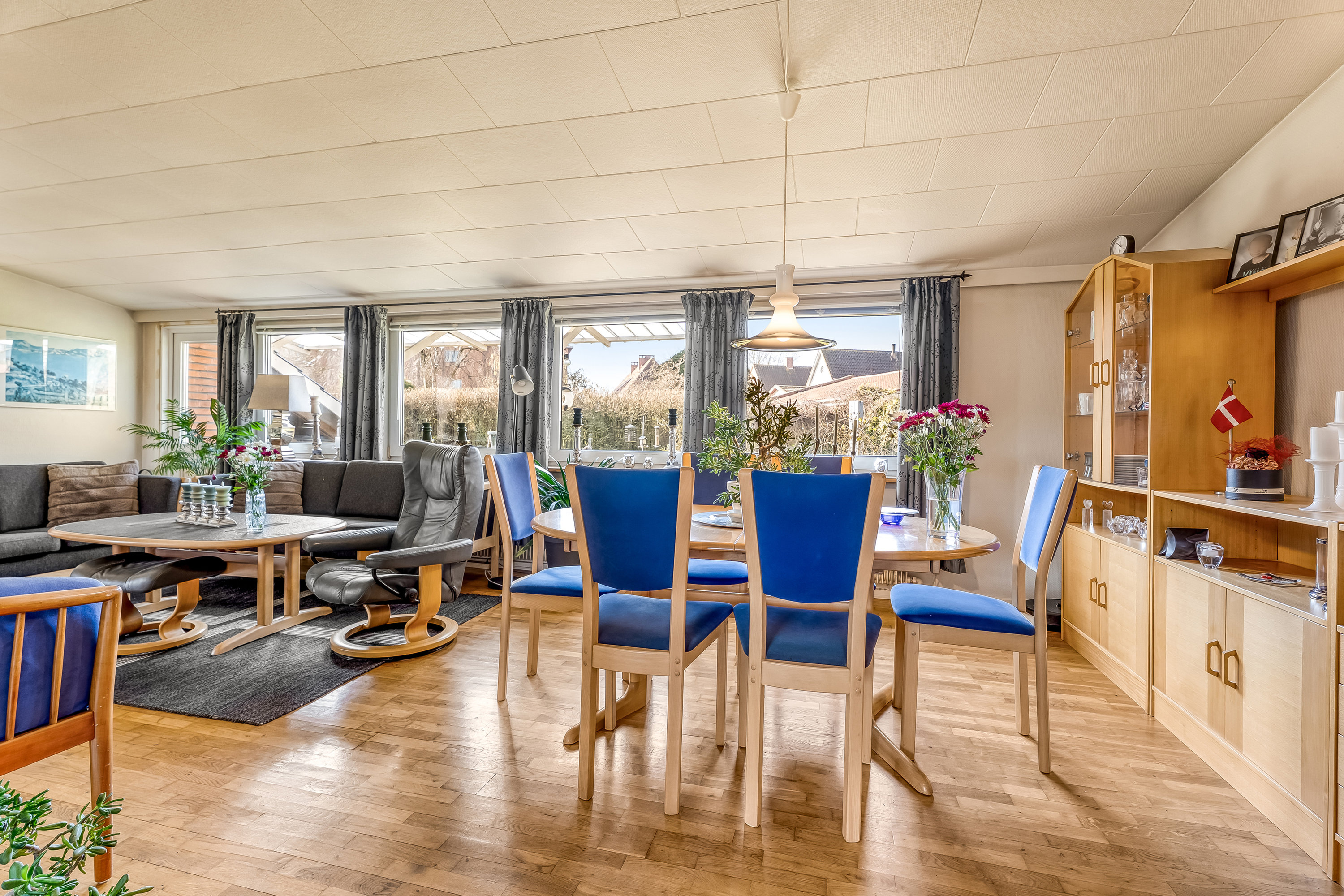 Fremhævet stue billede i fuldskærmstilstand. Billede af Østre Allé 2, 4900 Nakskov