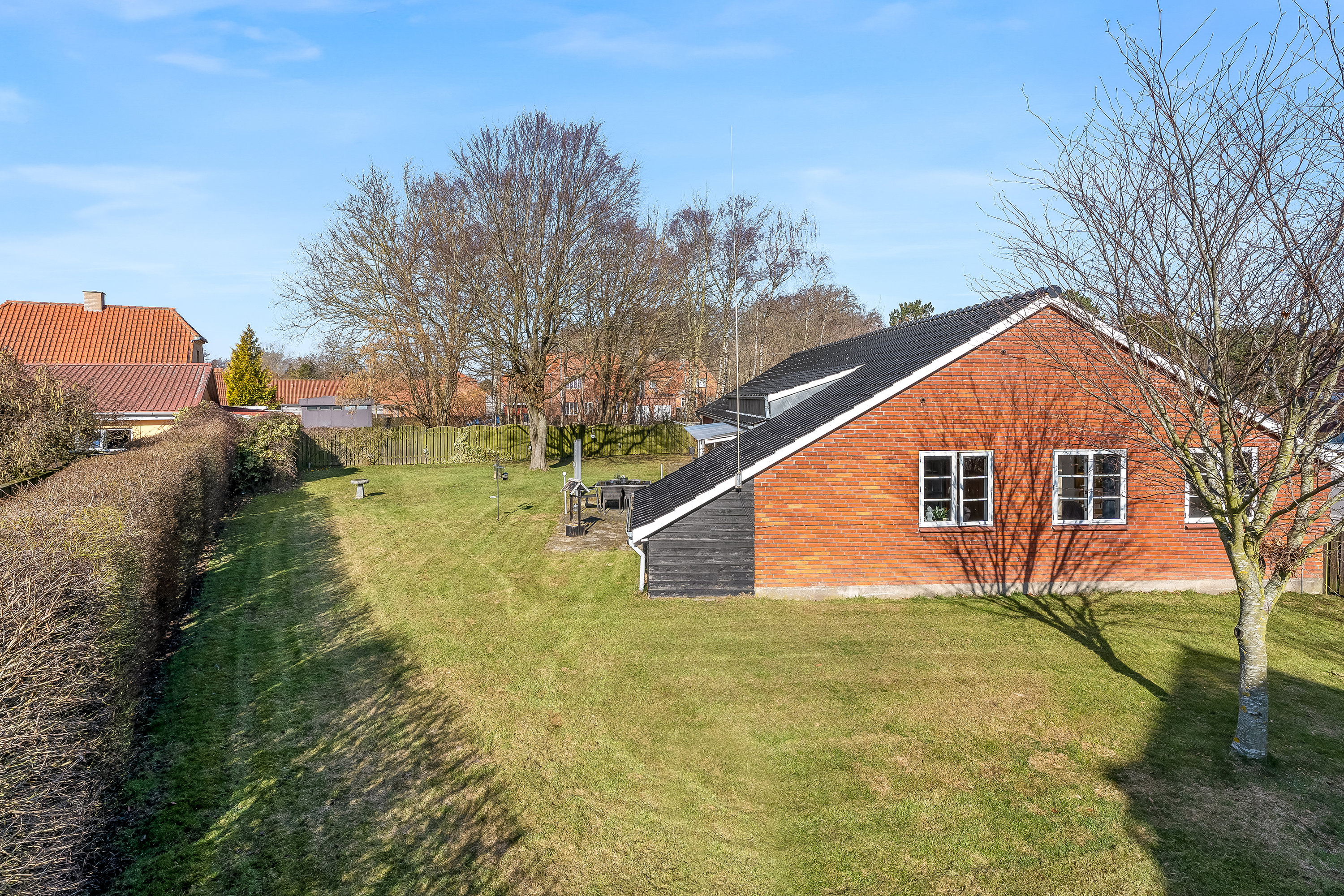 Fremhævet mastefoto billede i fuldskærmstilstand. Billede af Østre Allé 2, 4900 Nakskov