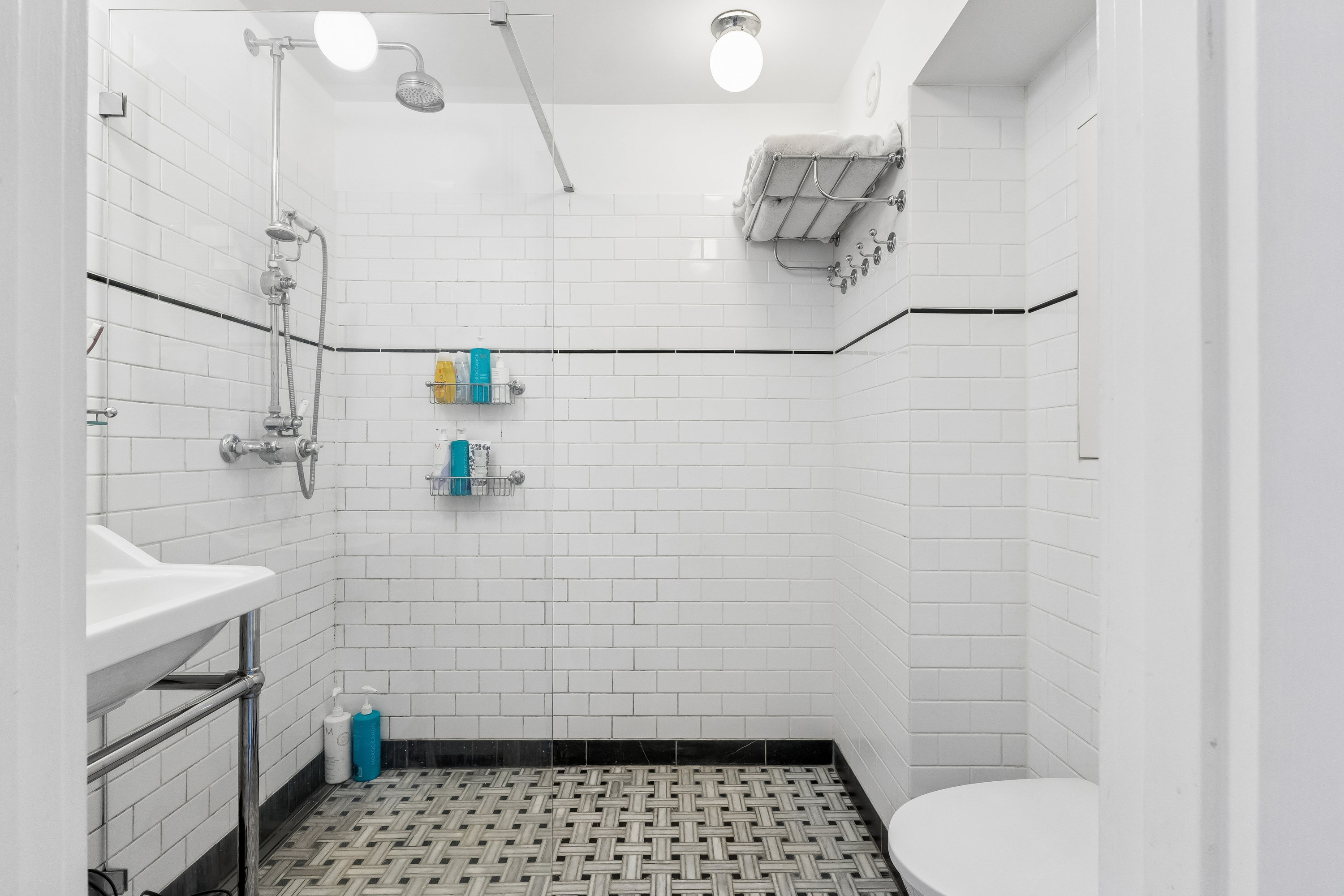 Fremhævet badeværelse billede i fuldskærmstilstand. Billede af Store Kongensgade 57, 3., 1264 København K