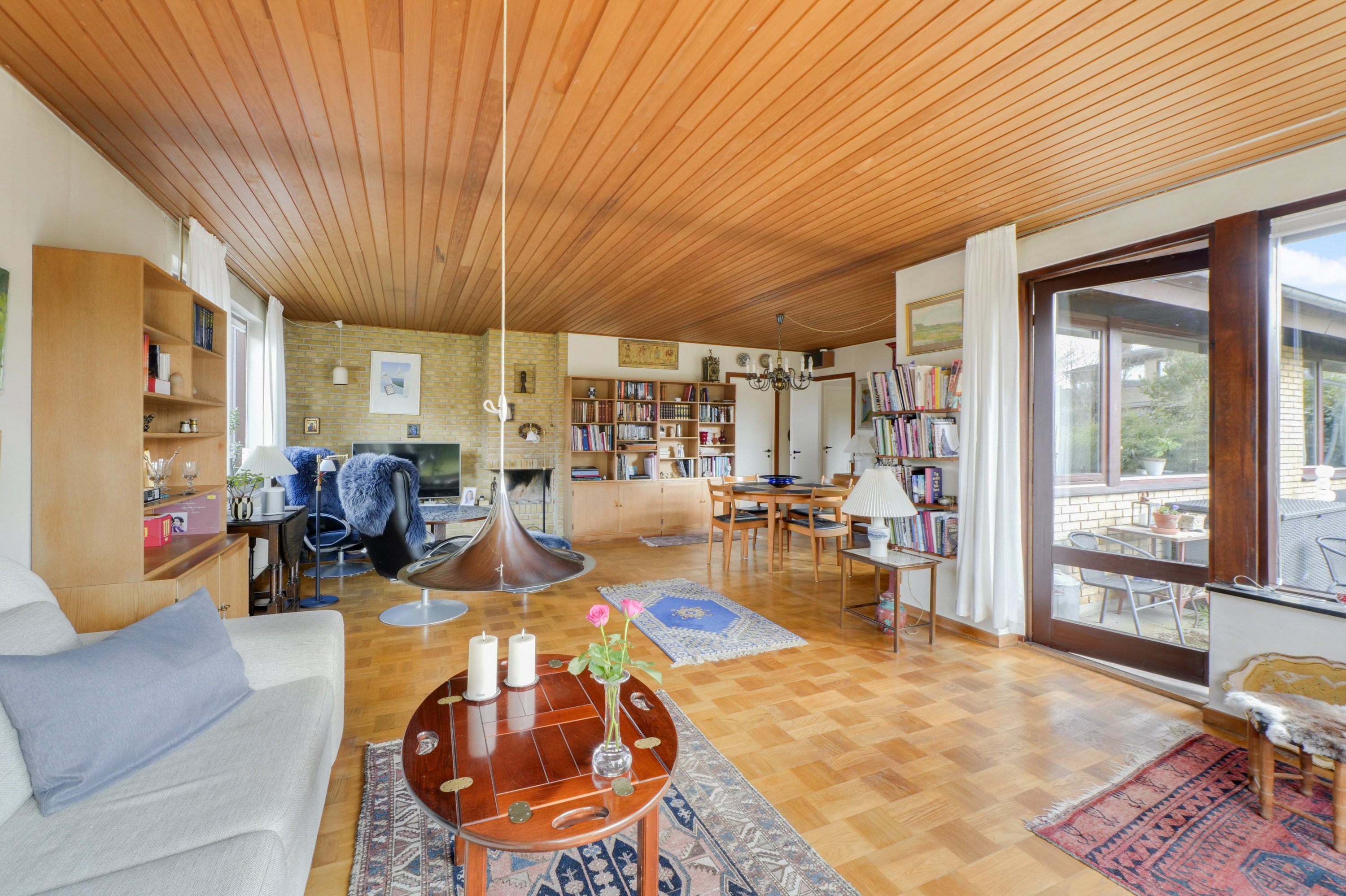 Fremhævet stue billede i fuldskærmstilstand. Billede af Skovvej 145A, 2750 Ballerup