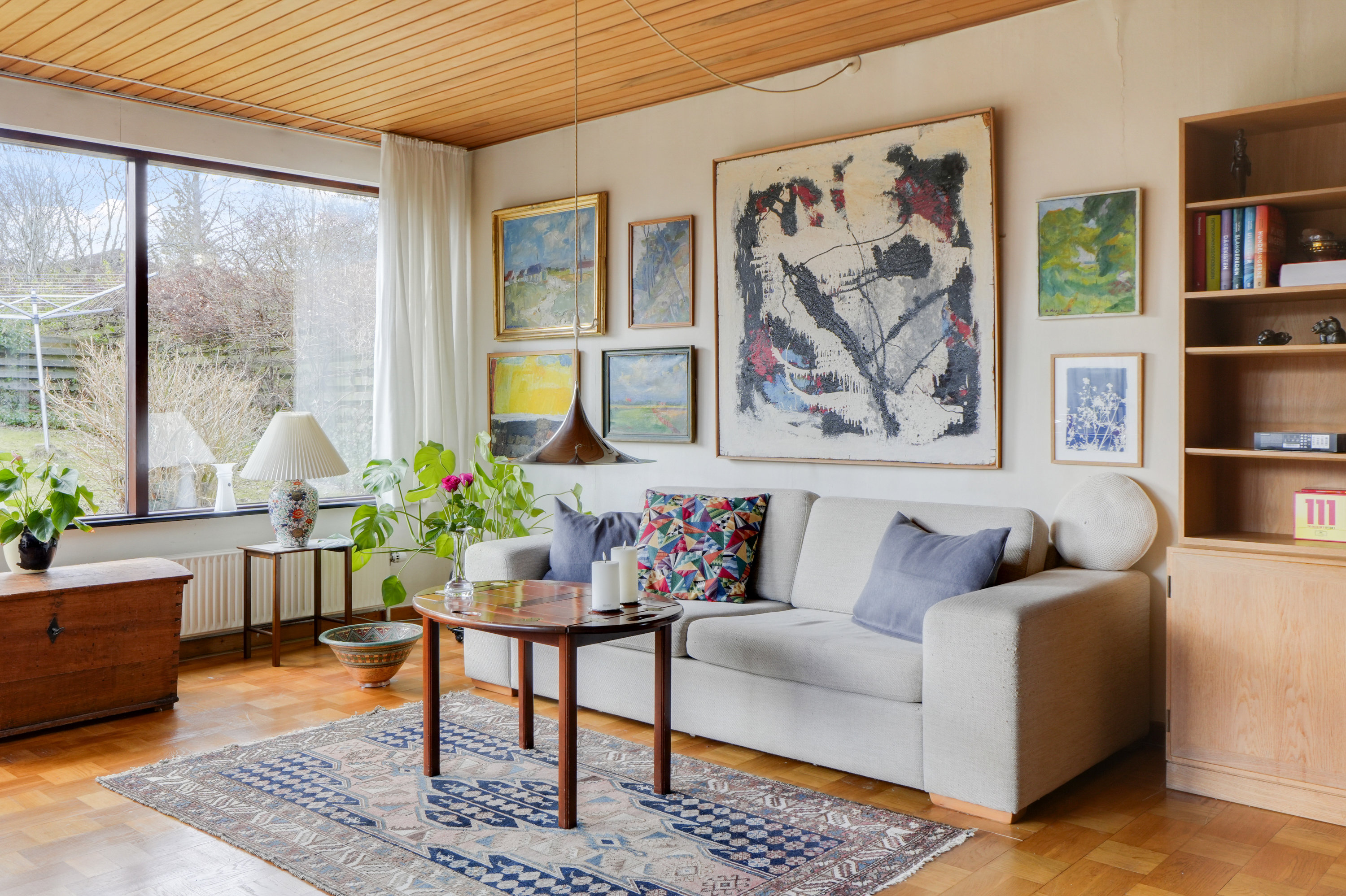 Fremhævet stue billede i fuldskærmstilstand. Billede af Skovvej 145A, 2750 Ballerup