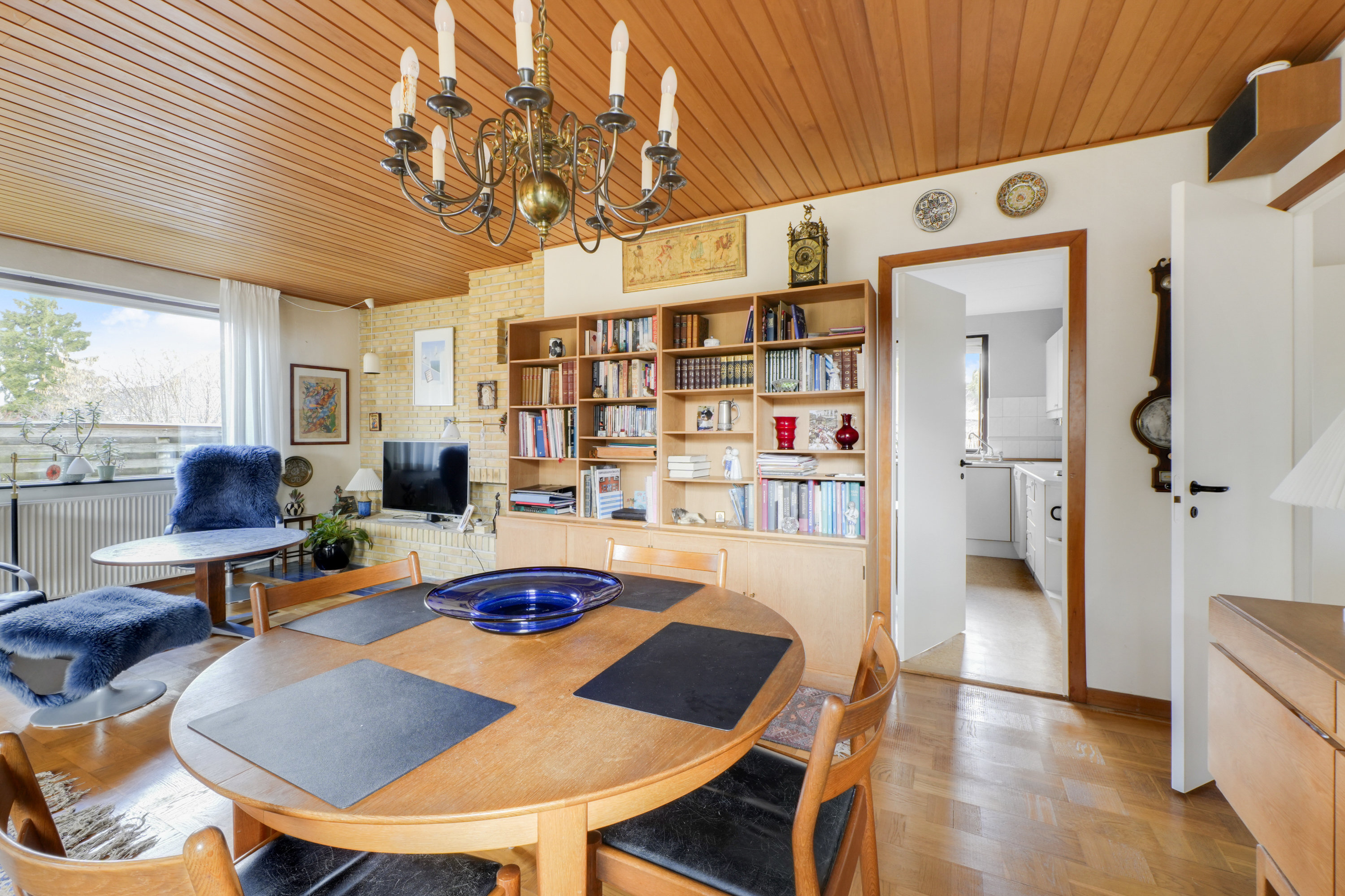 Fremhævet stue billede i fuldskærmstilstand. Billede af Skovvej 145A, 2750 Ballerup