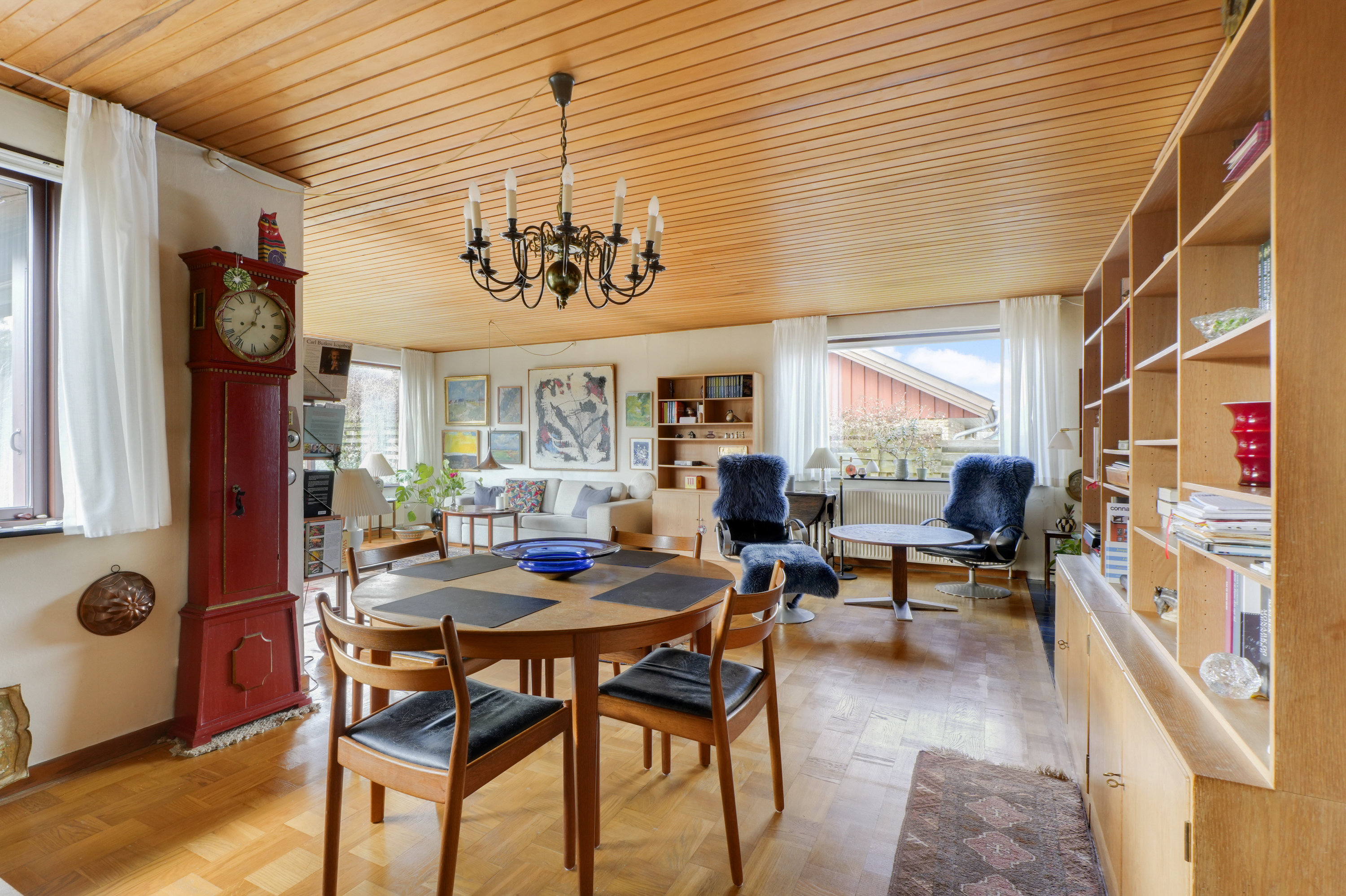 Fremhævet stue billede i fuldskærmstilstand. Billede af Skovvej 145A, 2750 Ballerup