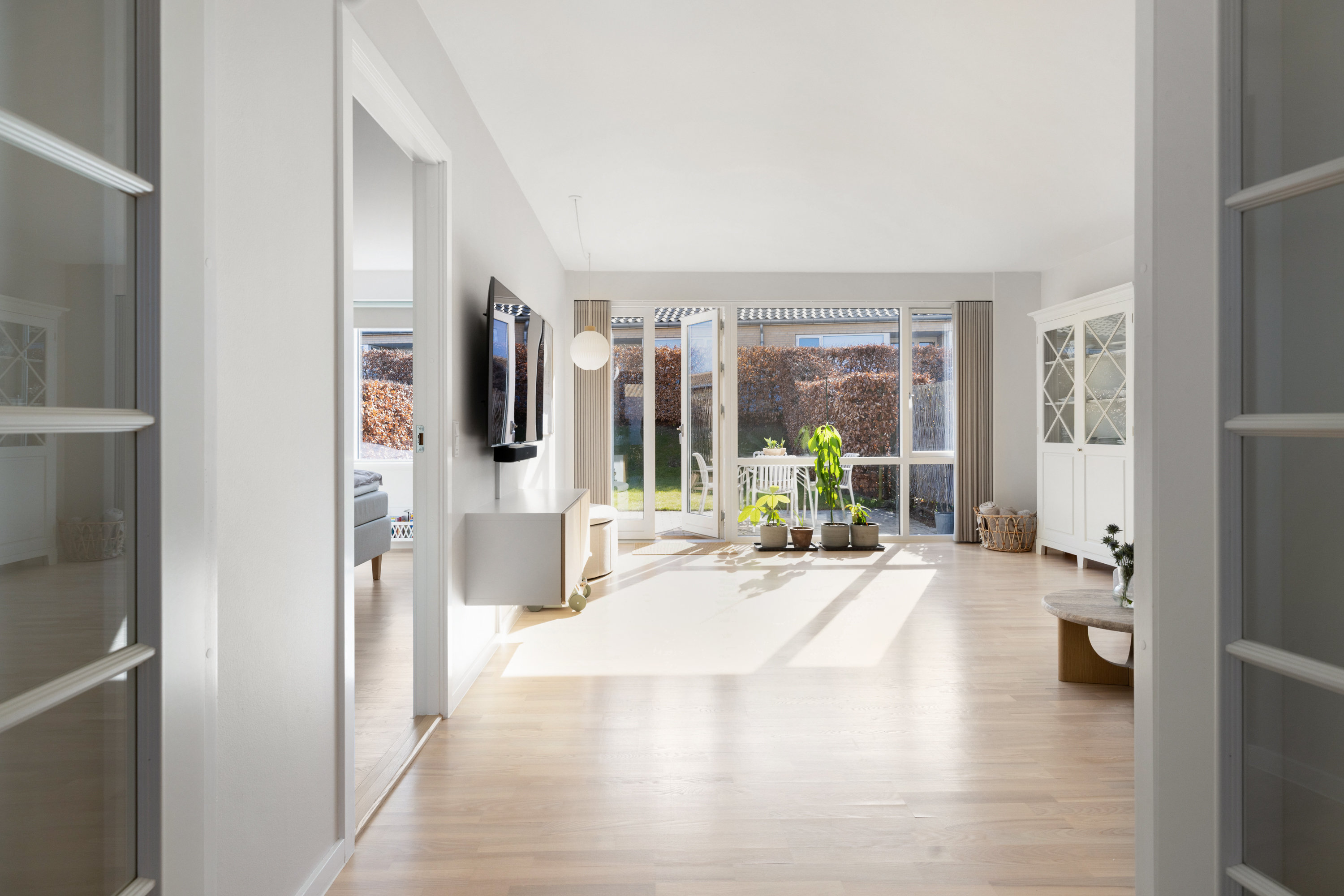 Fremhævet stue billede i fuldskærmstilstand. Billede af Grøndalsvej 27, 3460 Birkerød