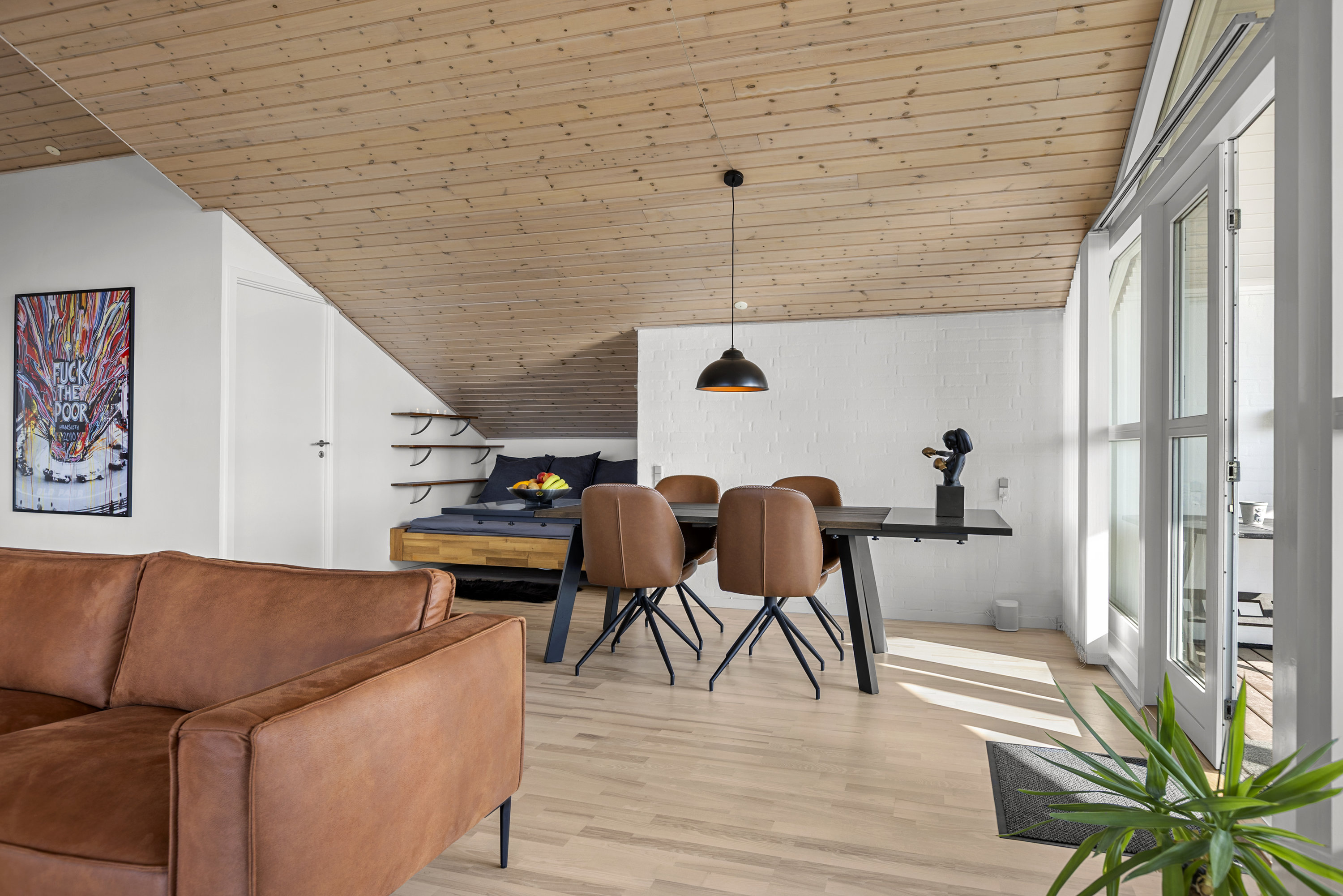 Fremhævet stue billede i fuldskærmstilstand. Billede af Rolf Krakesvej 1, Drøsselbjerg, 4200 Slagelse