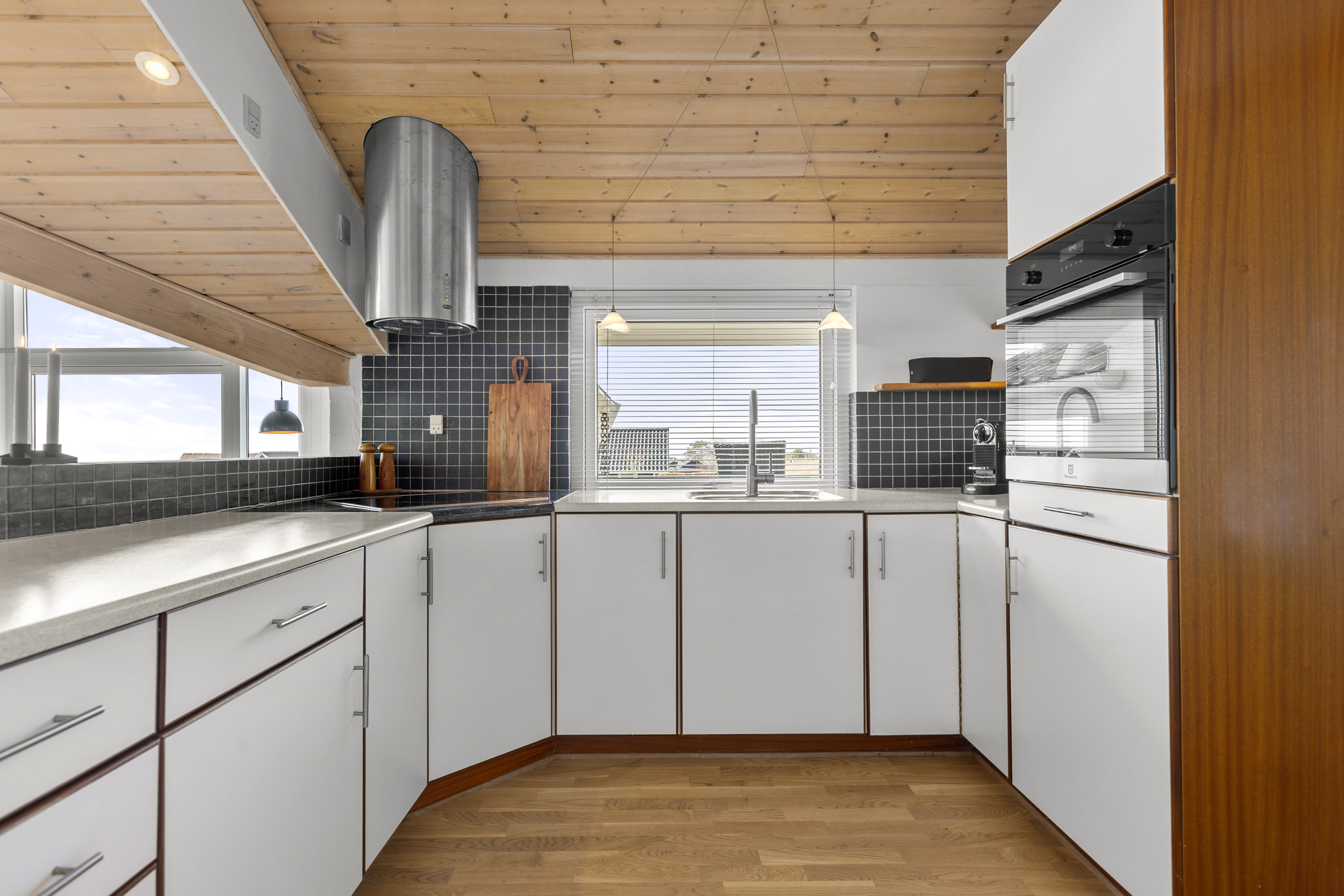 Fremhævet køkken billede i fuldskærmstilstand. Billede af Rolf Krakesvej 1, Drøsselbjerg, 4200 Slagelse