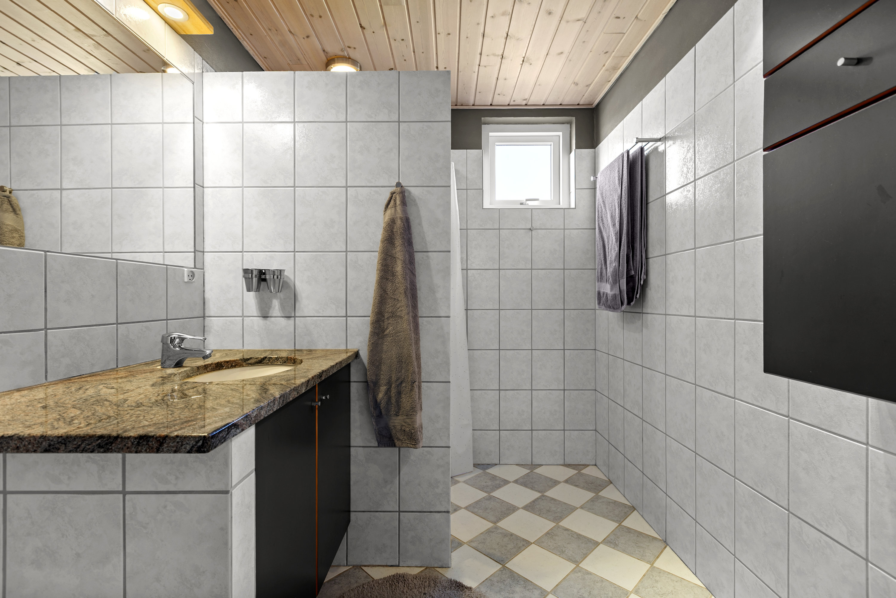 Fremhævet badeværelse billede i fuldskærmstilstand. Billede af Rolf Krakesvej 1, Drøsselbjerg, 4200 Slagelse