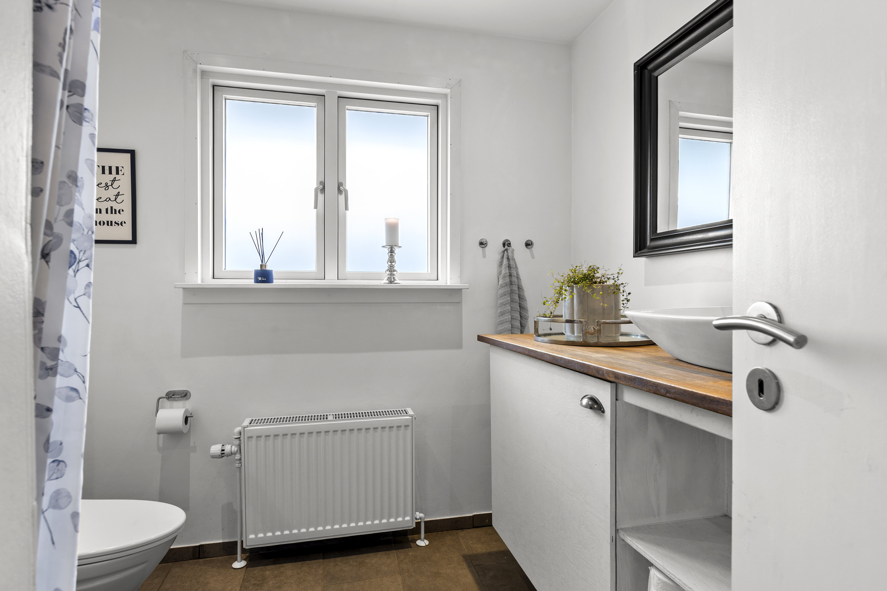 Fremhævet badeværelse billede i fuldskærmstilstand. Billede af Engvej 19, Gelsted, 4160 Herlufmagle