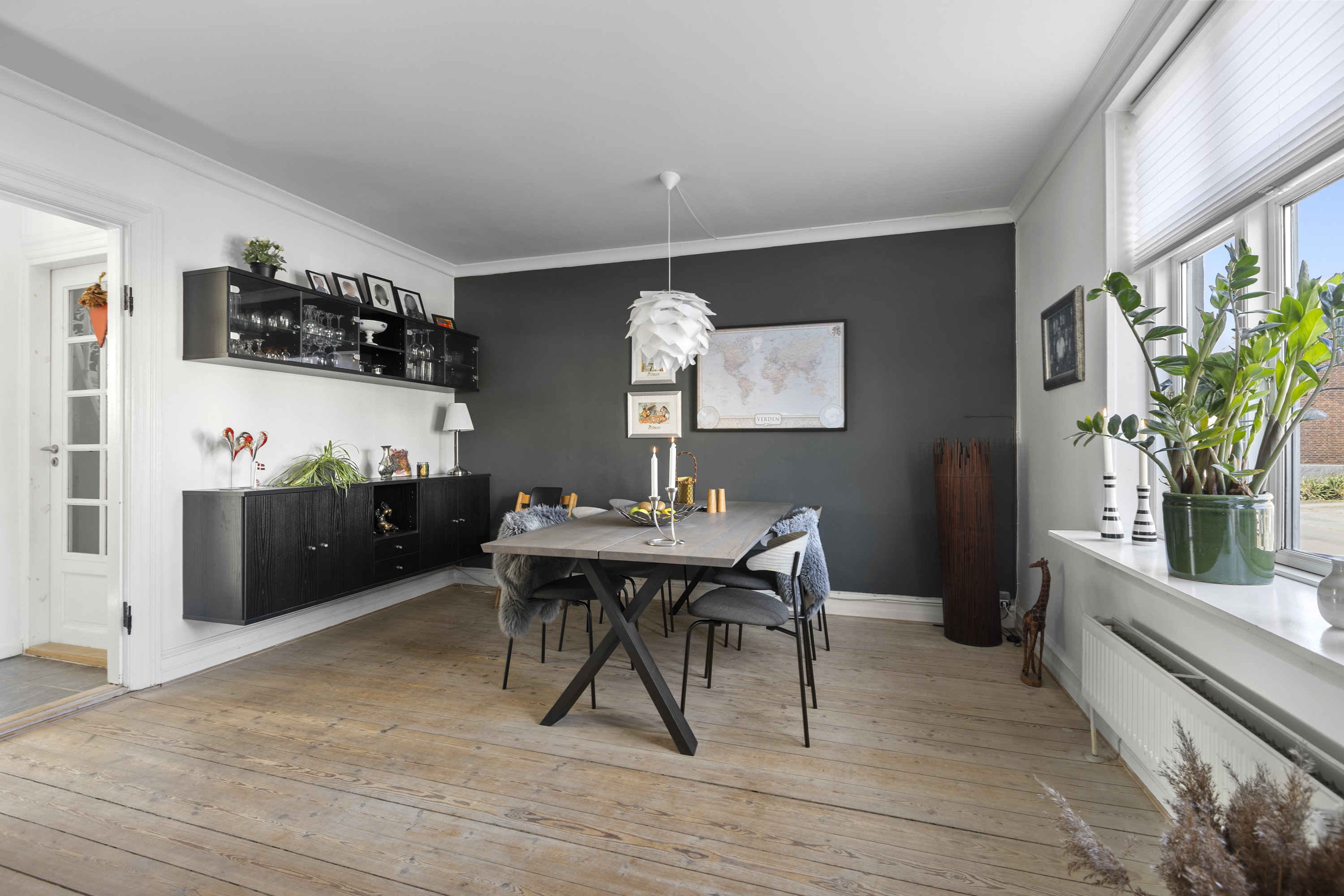 Fremhævet stue billede i fuldskærmstilstand. Billede af Teglgården 10, 4220 Korsør