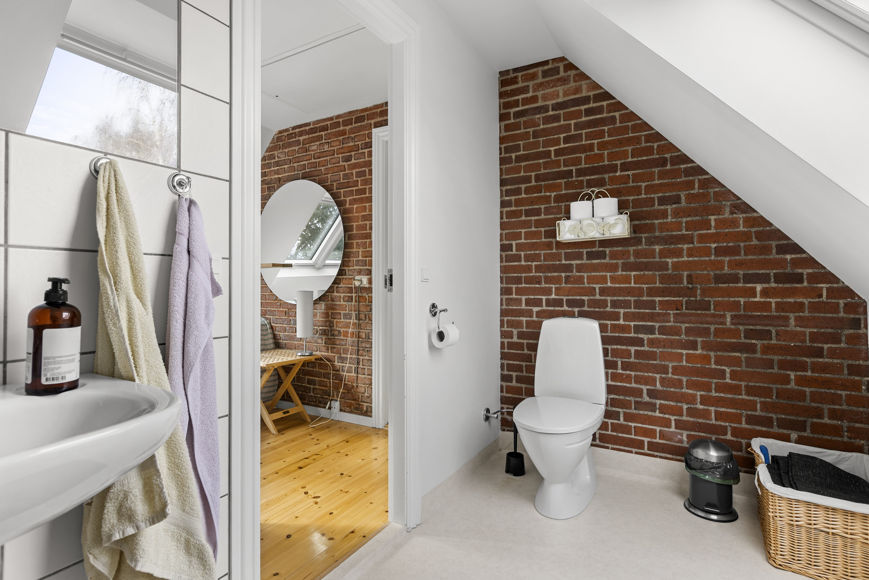 Fremhævet badeværelse billede i fuldskærmstilstand. Billede af Halsebyvej 45, Svenstrup, 4220 Korsør