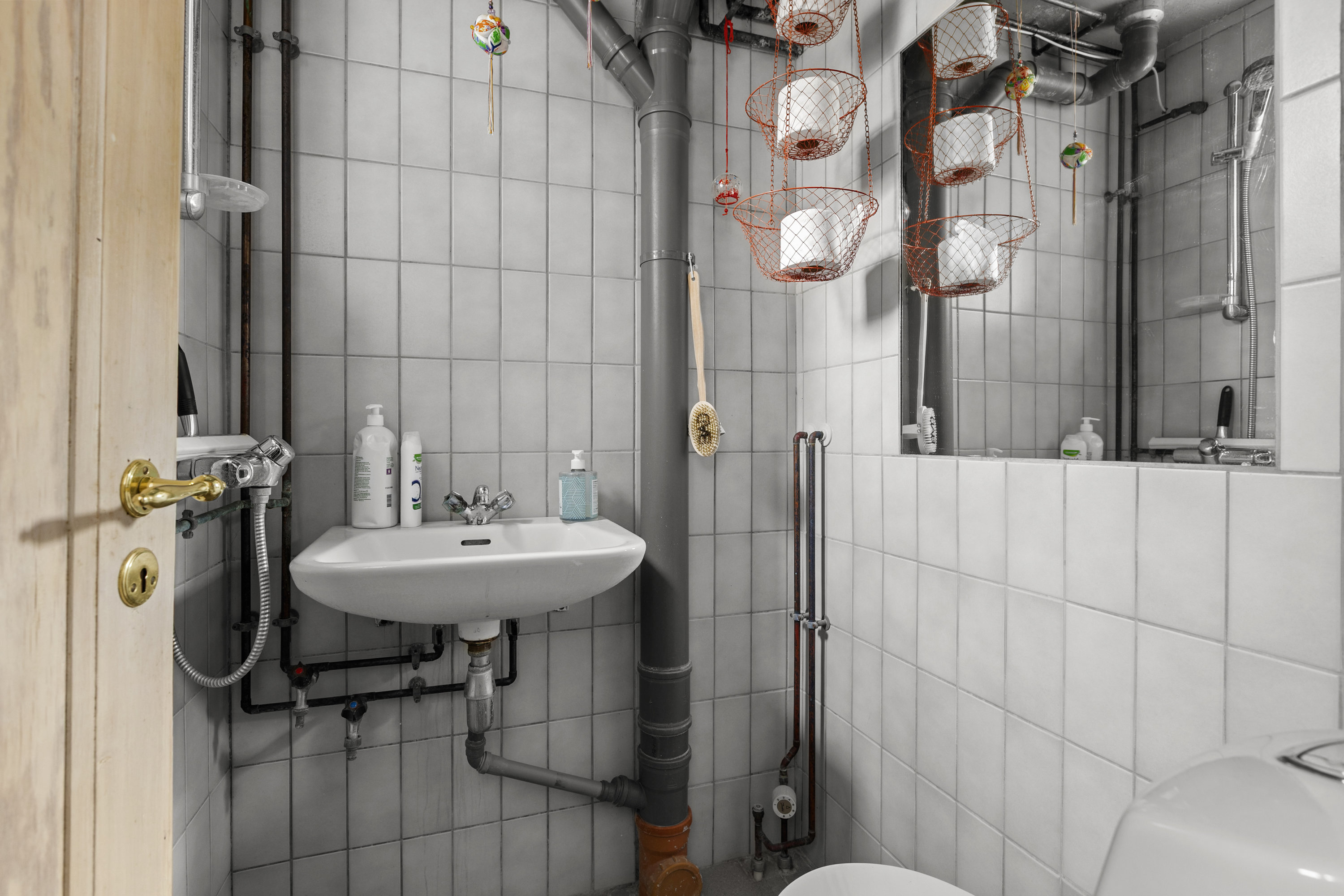 Fremhævet badeværelse billede i fuldskærmstilstand. Billede af Halsebyvej 45, Svenstrup, 4220 Korsør