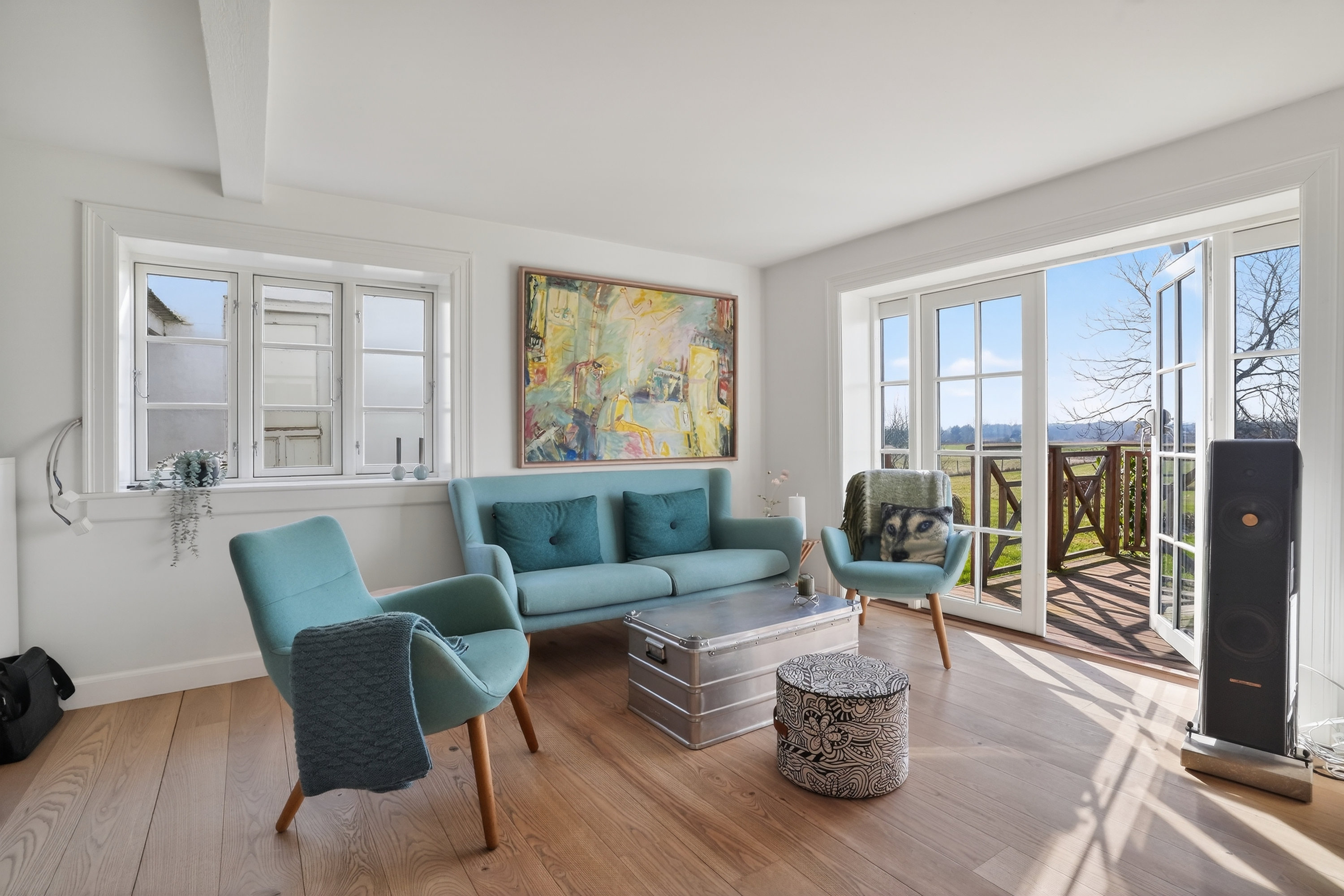 Fremhævet stue billede i fuldskærmstilstand. Billede af Kirkestien 10, Tjæreby, 3400 Hillerød