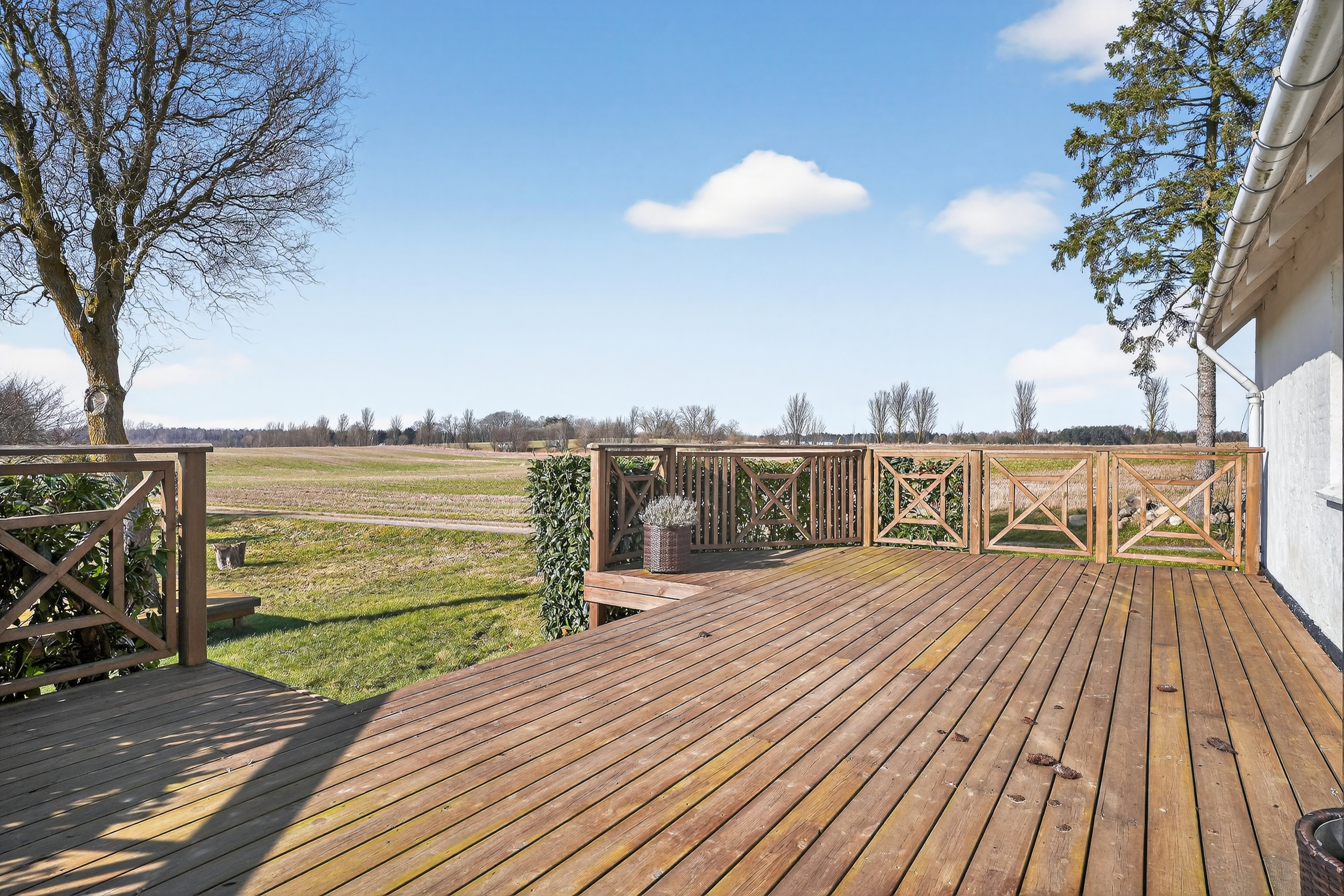 Fremhævet terrasse billede i fuldskærmstilstand. Billede af Kirkestien 10, Tjæreby, 3400 Hillerød