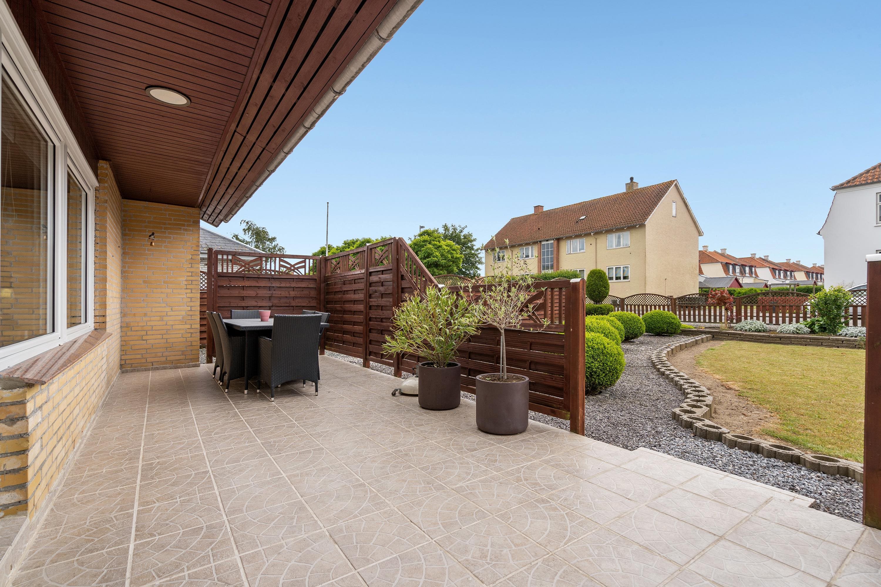 Fremhævet terrasse billede i fuldskærmstilstand. Billede af Riddersborgvej 10, 4900 Nakskov