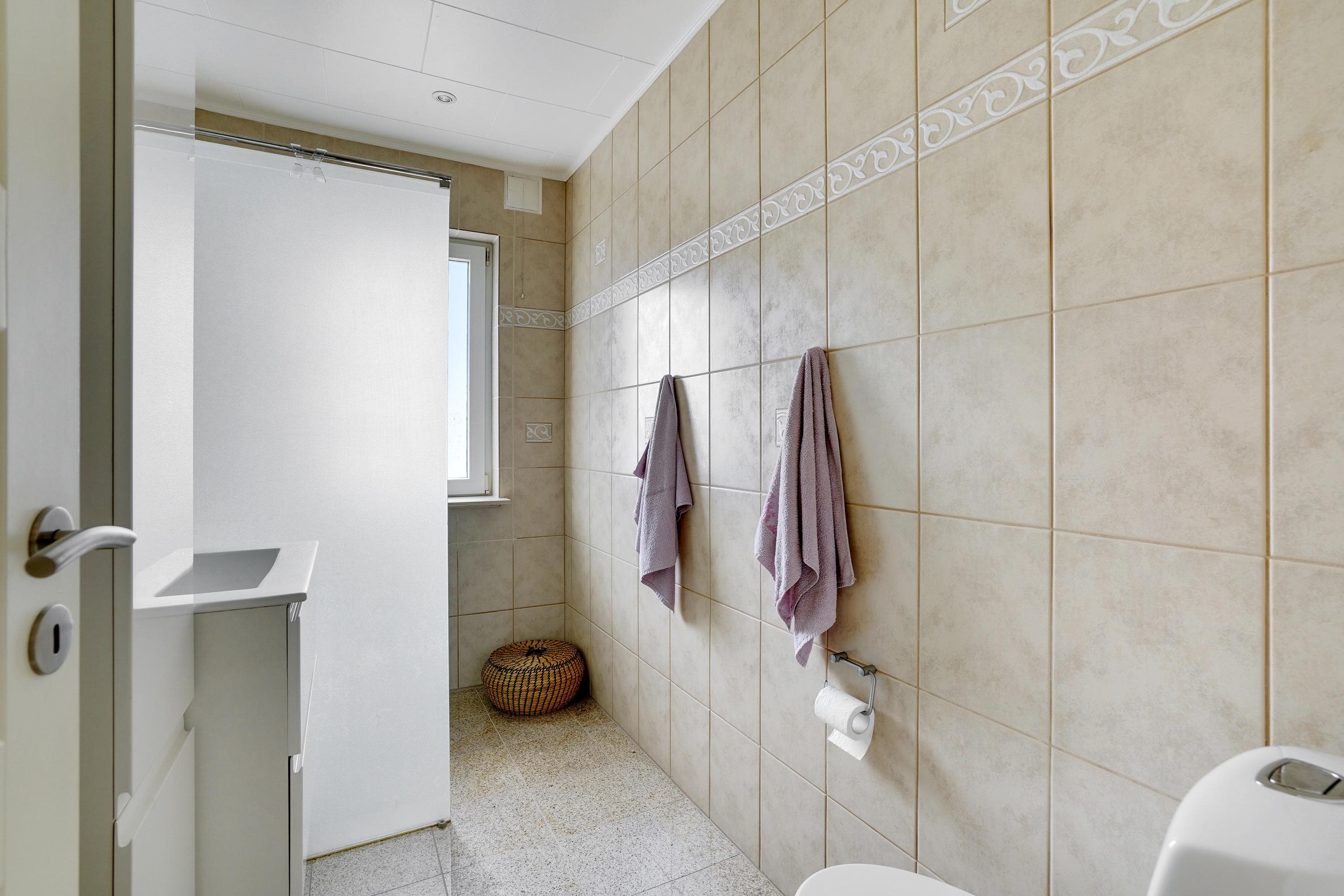 Fremhævet badeværelse billede i fuldskærmstilstand. Billede af Riddersborgvej 10, 4900 Nakskov