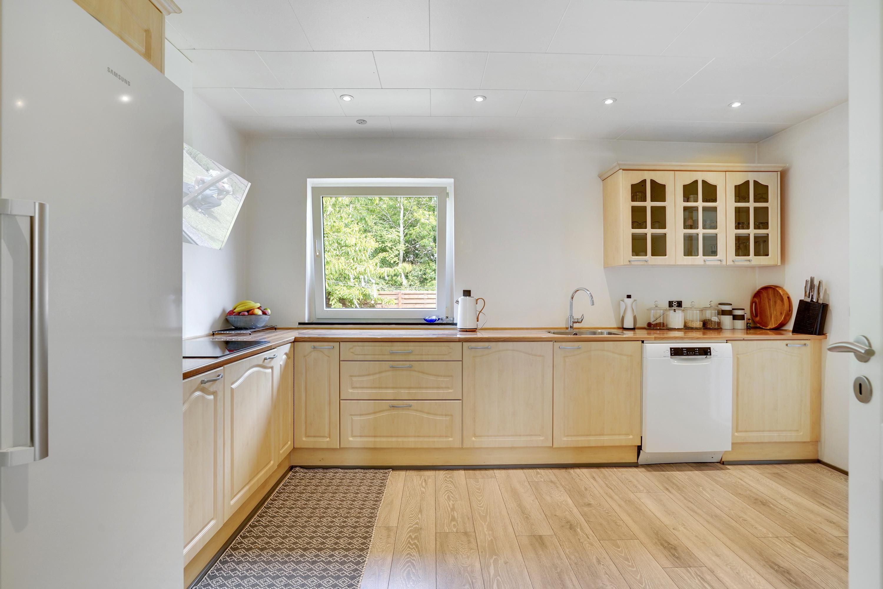 Fremhævet køkken billede i fuldskærmstilstand. Billede af Riddersborgvej 10, 4900 Nakskov