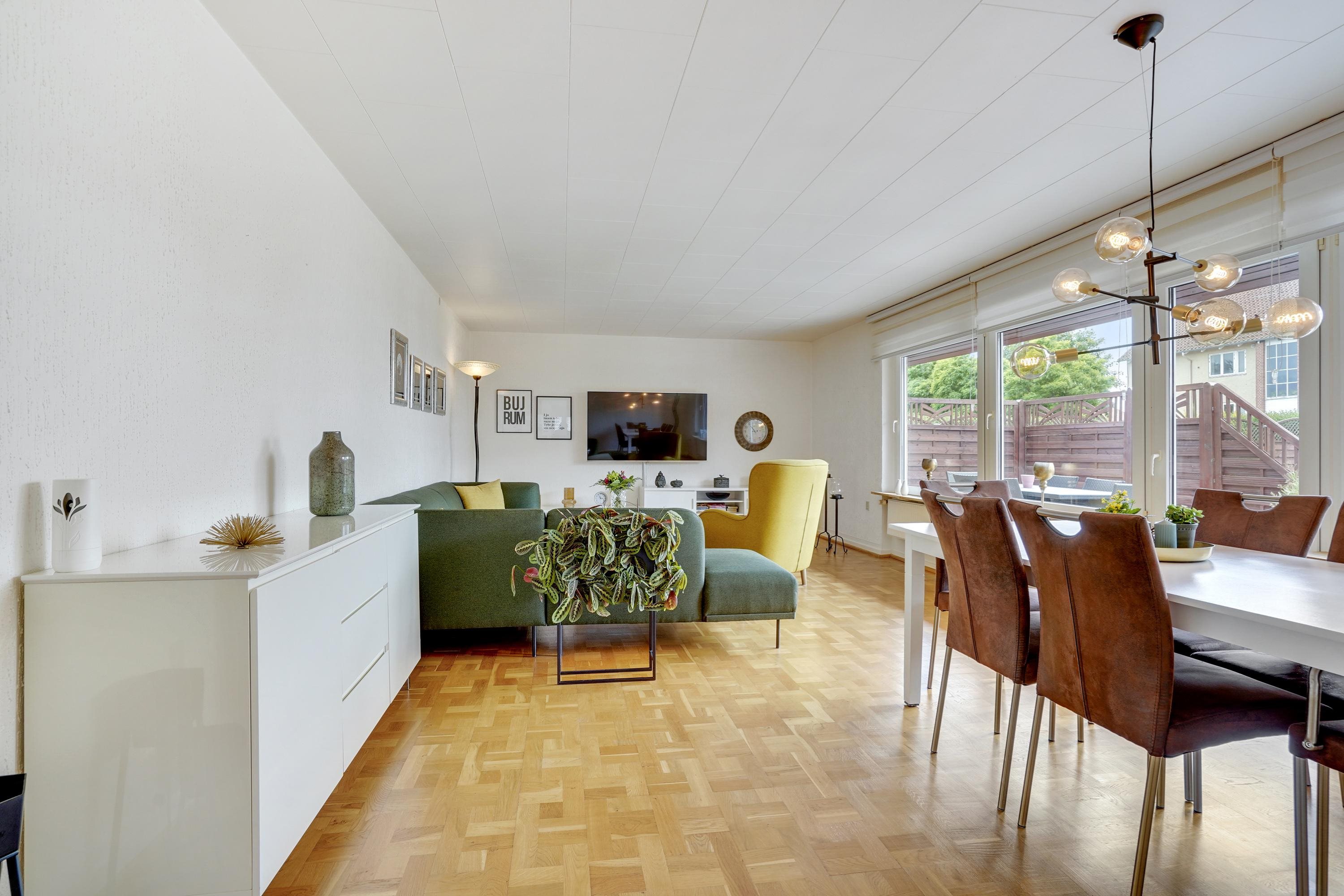 Fremhævet stue billede i fuldskærmstilstand. Billede af Riddersborgvej 10, 4900 Nakskov