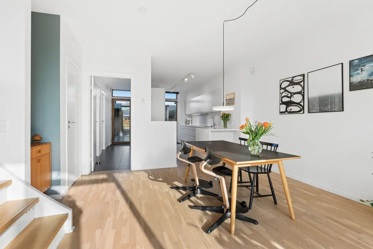 Fremhævet  billede i fuldskærmstilstand. Billede af Carl Von Rosensvej 22, 2950 Vedbæk