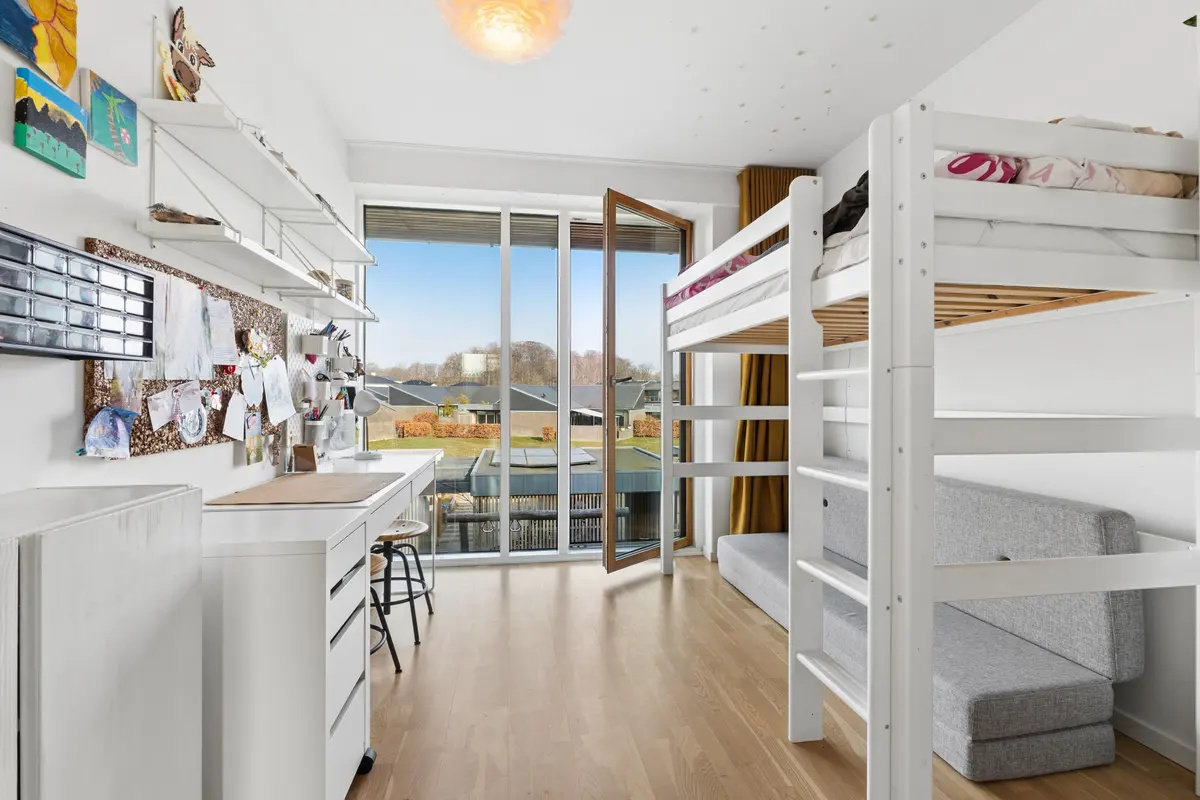 Fremhævet  billede i fuldskærmstilstand. Billede af Carl Von Rosensvej 22, 2950 Vedbæk