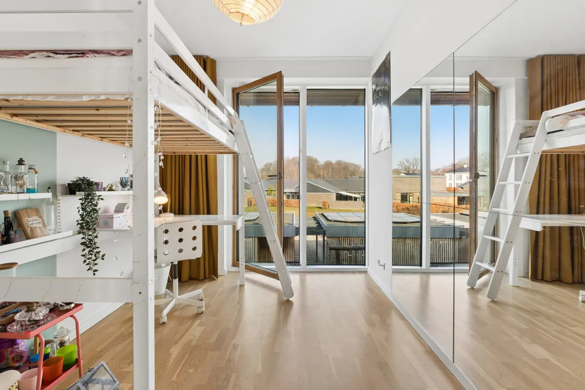 Fremhævet  billede i fuldskærmstilstand. Billede af Carl Von Rosensvej 22, 2950 Vedbæk