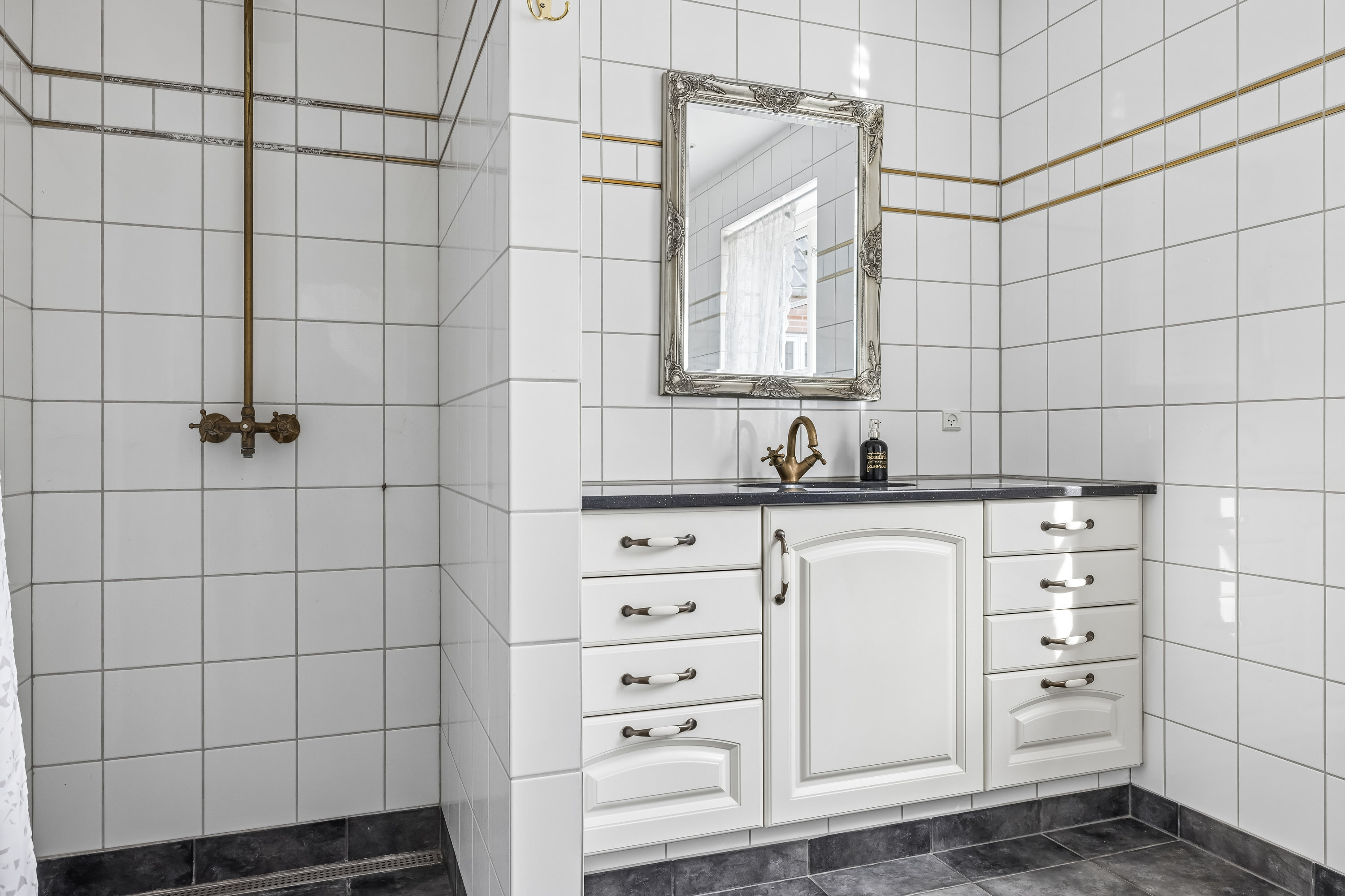 Fremhævet badeværelse billede i fuldskærmstilstand. Billede af Ejlbyvej 66, Ejlby, 5471 Søndersø