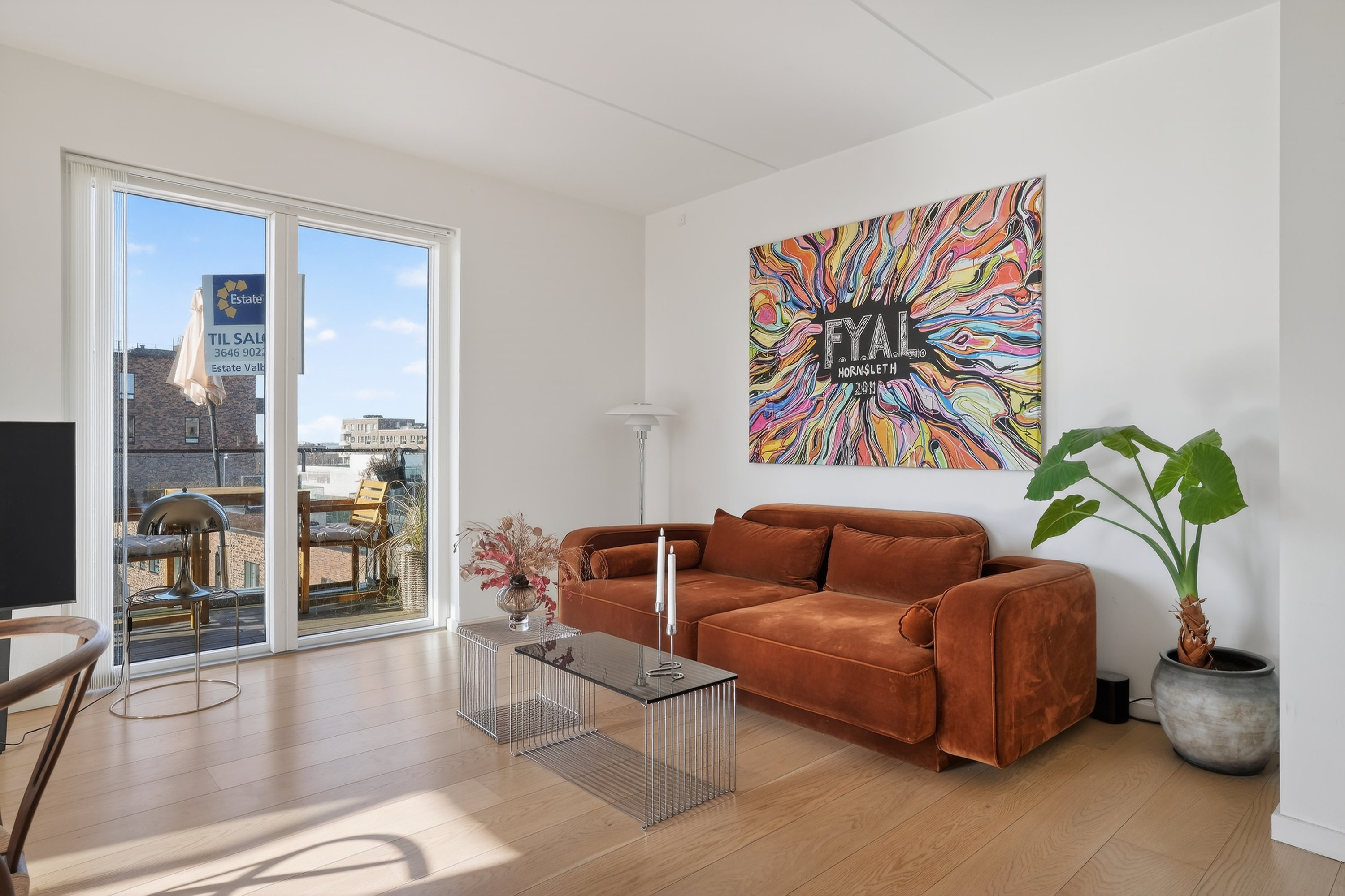 Fremhævet stue billede i fuldskærmstilstand. Billede af Ingrid Marievej 52, 5. tv., 2500 Valby