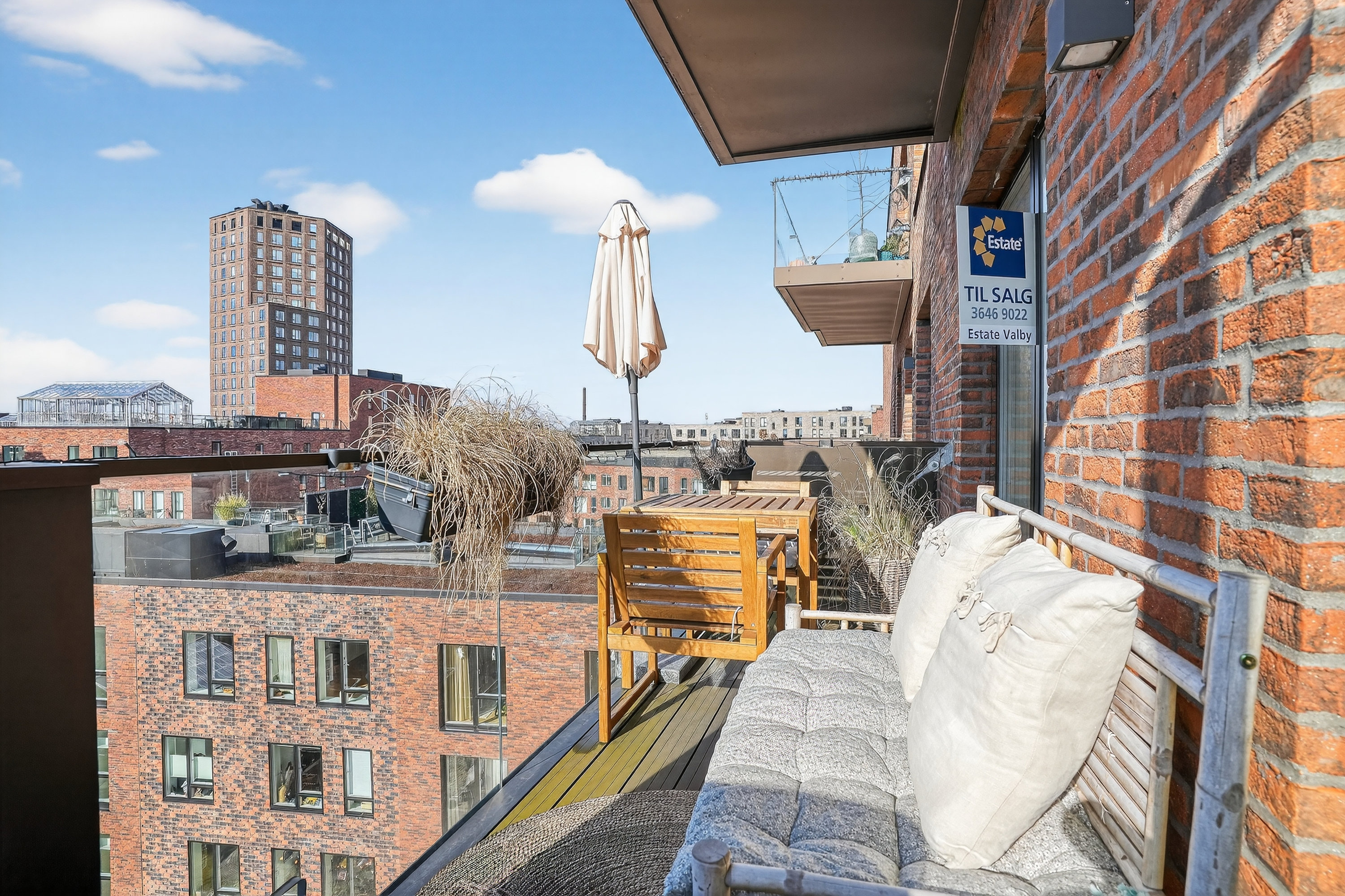 Miniaturebillede 1: altan. Billede af Ingrid Marievej 52, 5. tv., 2500 Valby