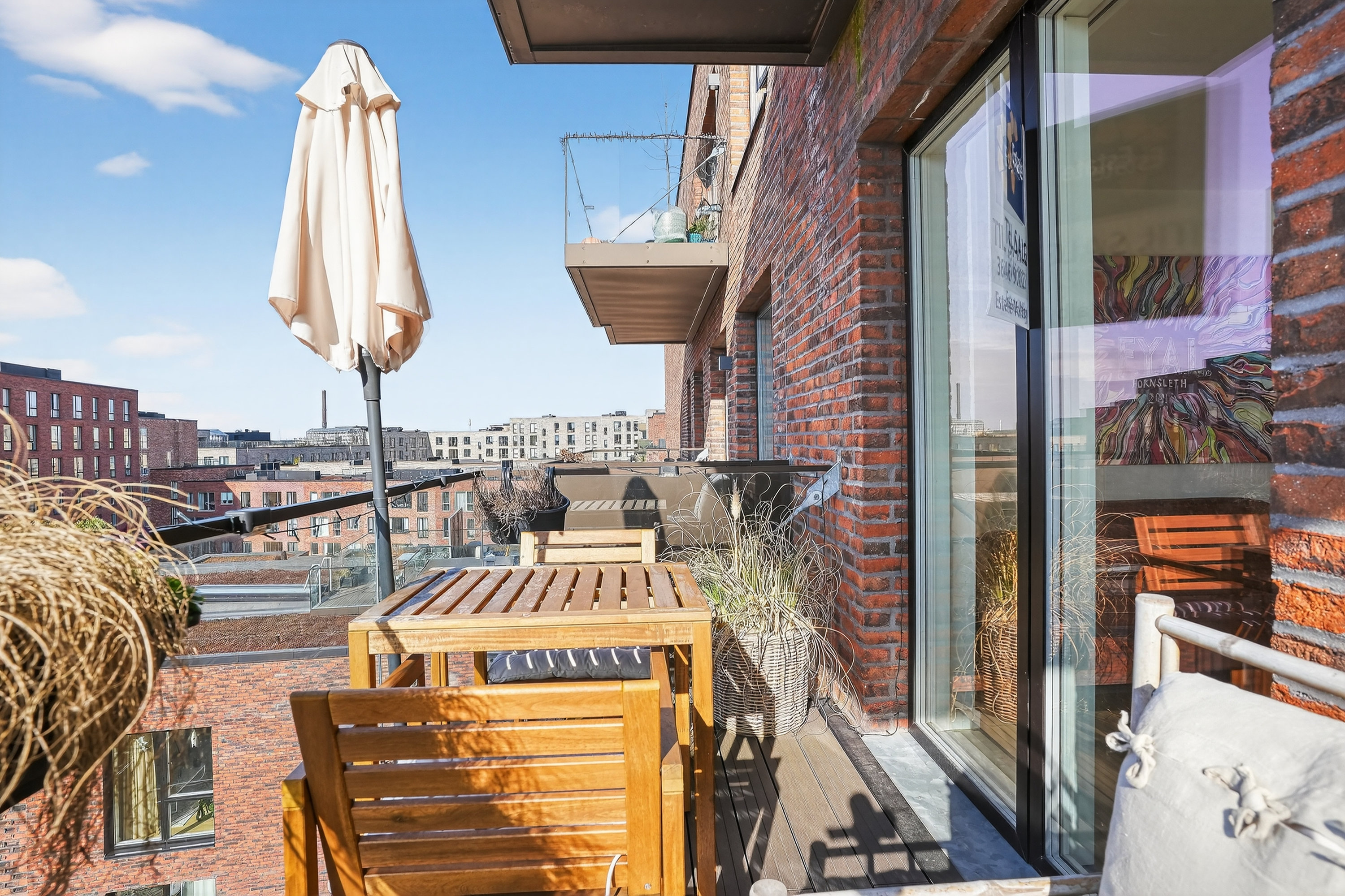 Fremhævet altan billede i fuldskærmstilstand. Billede af Ingrid Marievej 52, 5. tv., 2500 Valby