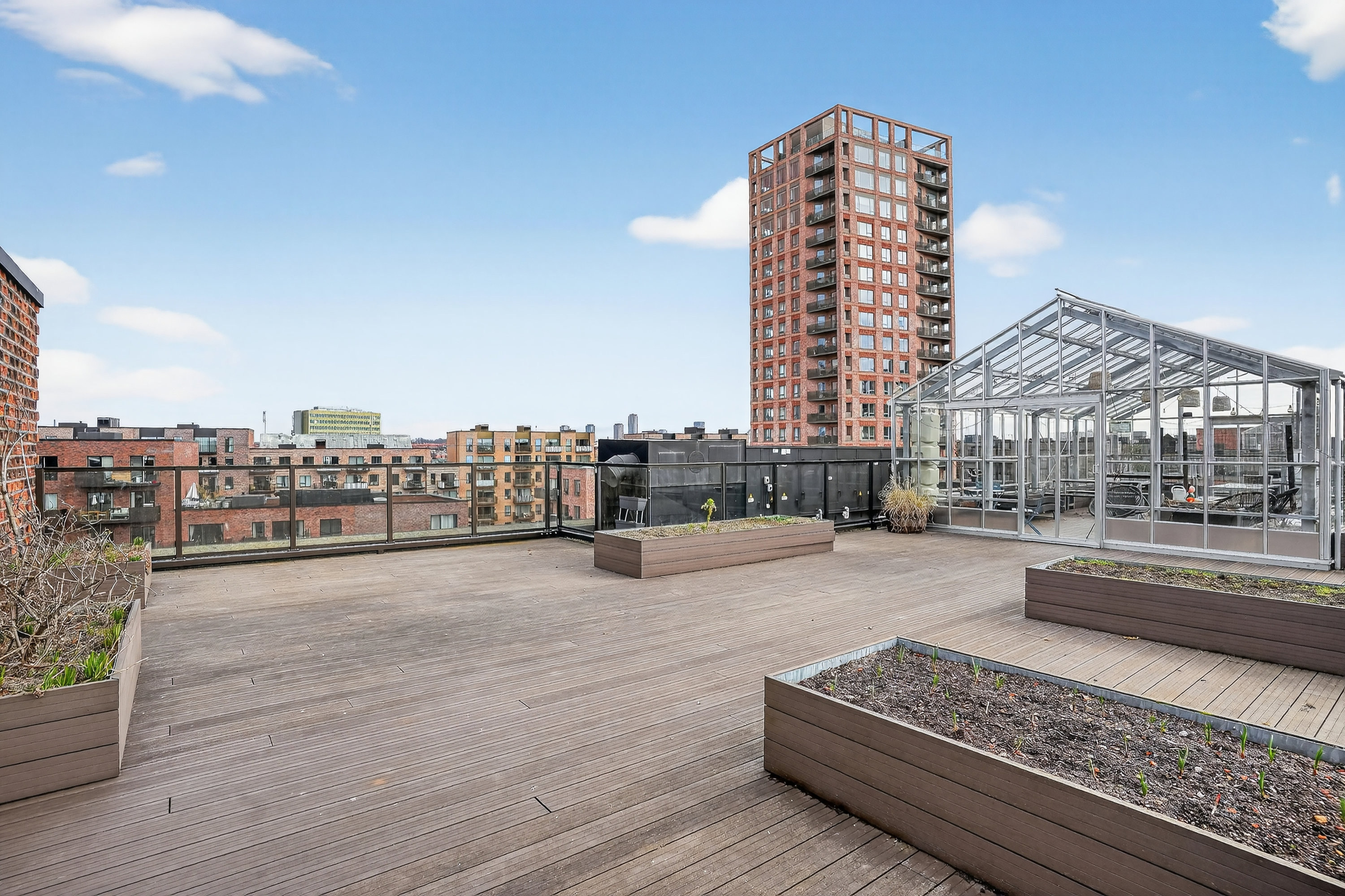 Fremhævet terrasse billede i fuldskærmstilstand. Billede af Ingrid Marievej 52, 5. tv., 2500 Valby