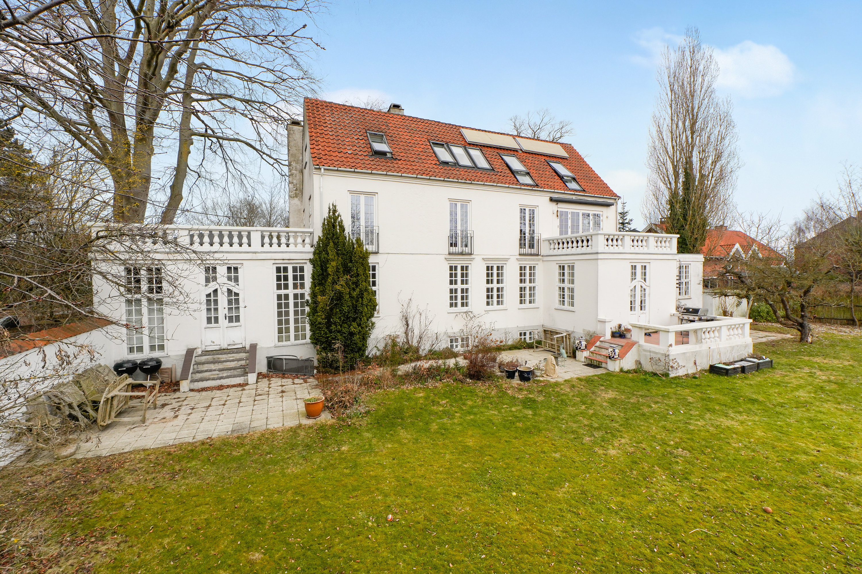 Fremhævet facade billede i fuldskærmstilstand. Billede af Kildegårdsvej 31B, 2900 Hellerup