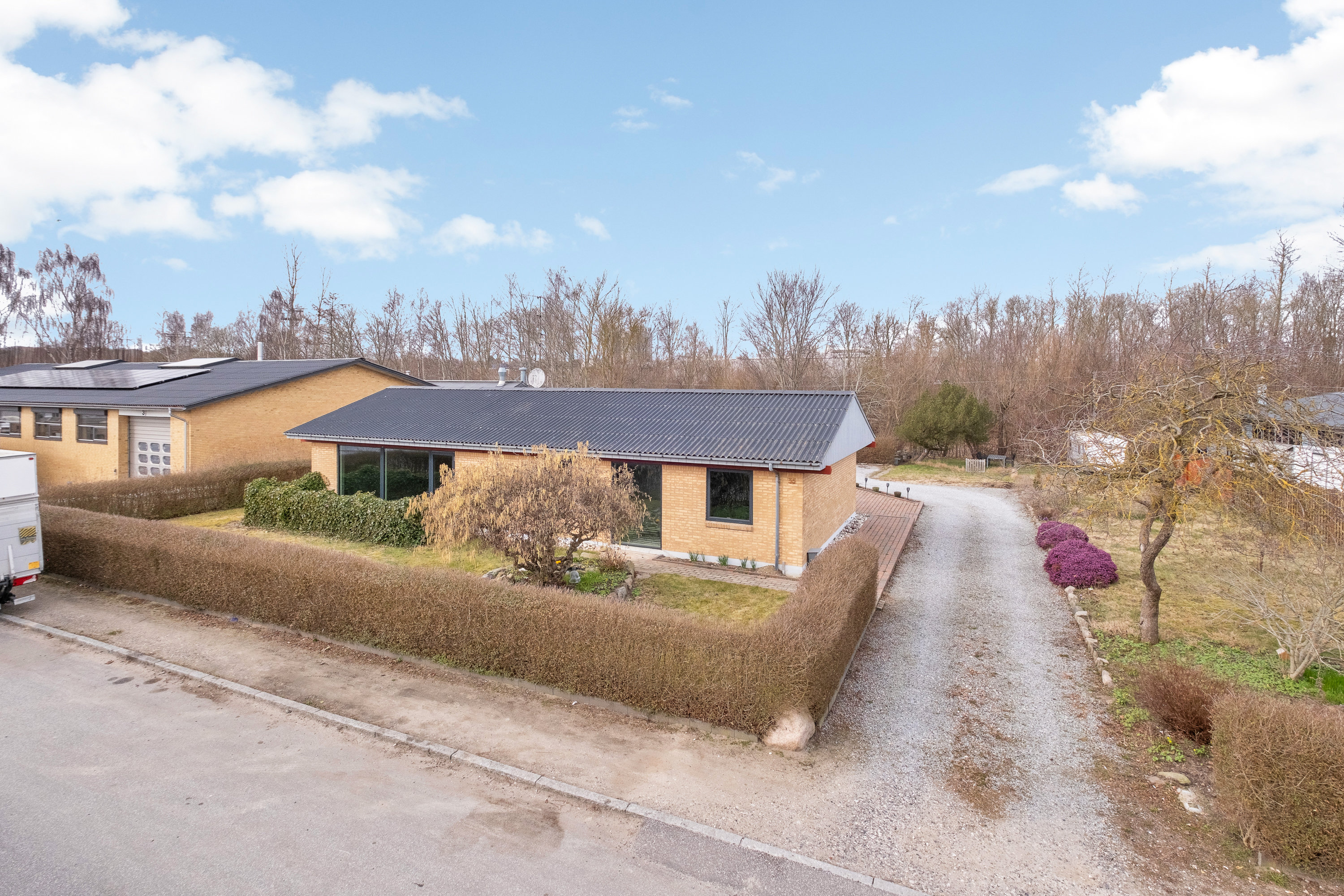 Miniaturebillede 2: facade. Billede af Møgelgårdsvej 35, 8520 Lystrup