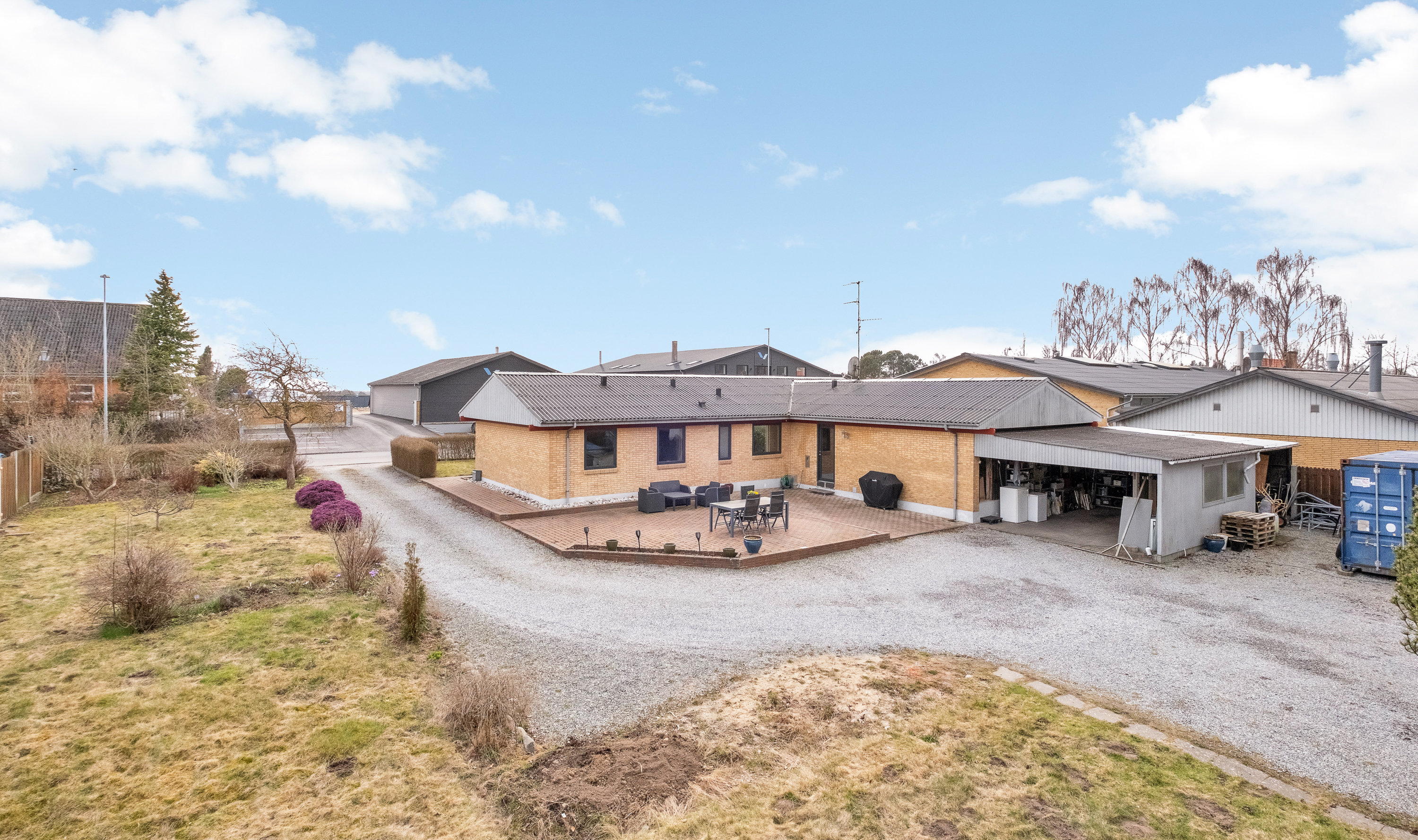 Fremhævet set fra haven billede i fuldskærmstilstand. Billede af Møgelgårdsvej 35, 8520 Lystrup