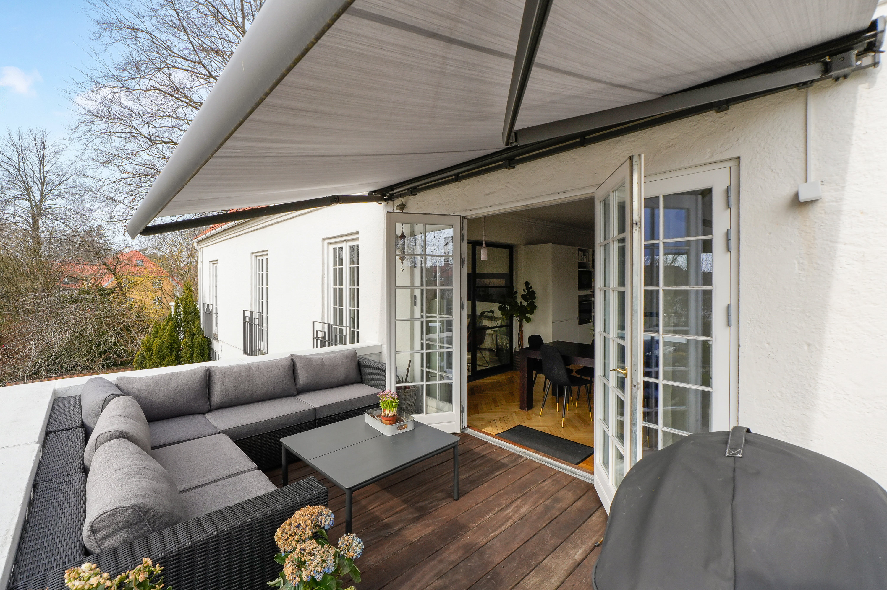 Fremhævet terrasse billede i fuldskærmstilstand. Billede af Kildegårdsvej 31B, 2900 Hellerup