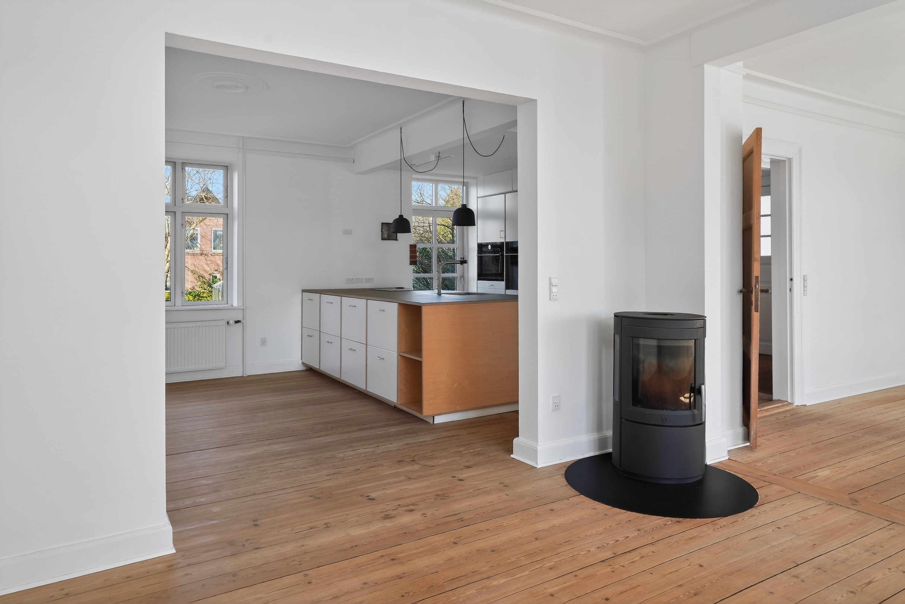 Fremhævet stue billede i fuldskærmstilstand. Billede af Rosenvænget 5, 3000 Helsingør